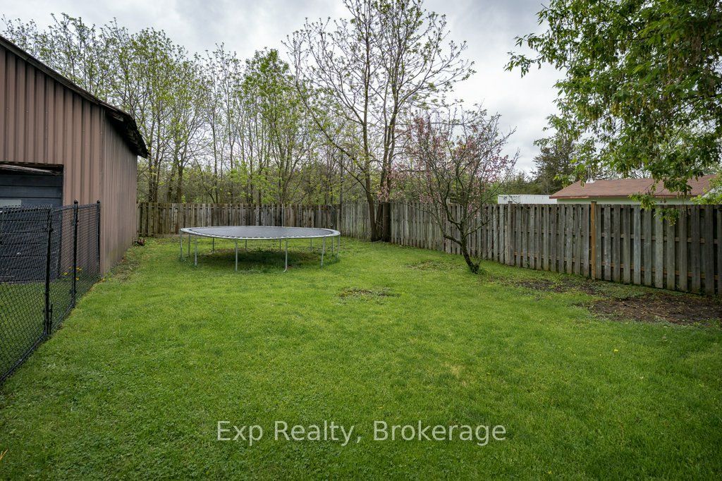 525 Cannifton Road N Property Photo 34