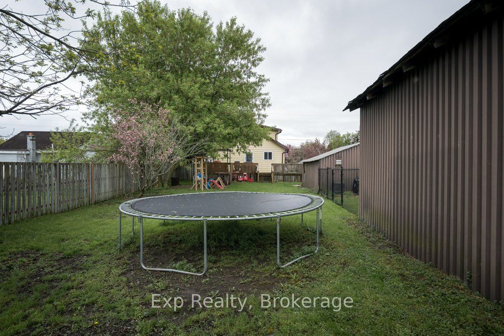 525 Cannifton Road N Property Photo 36