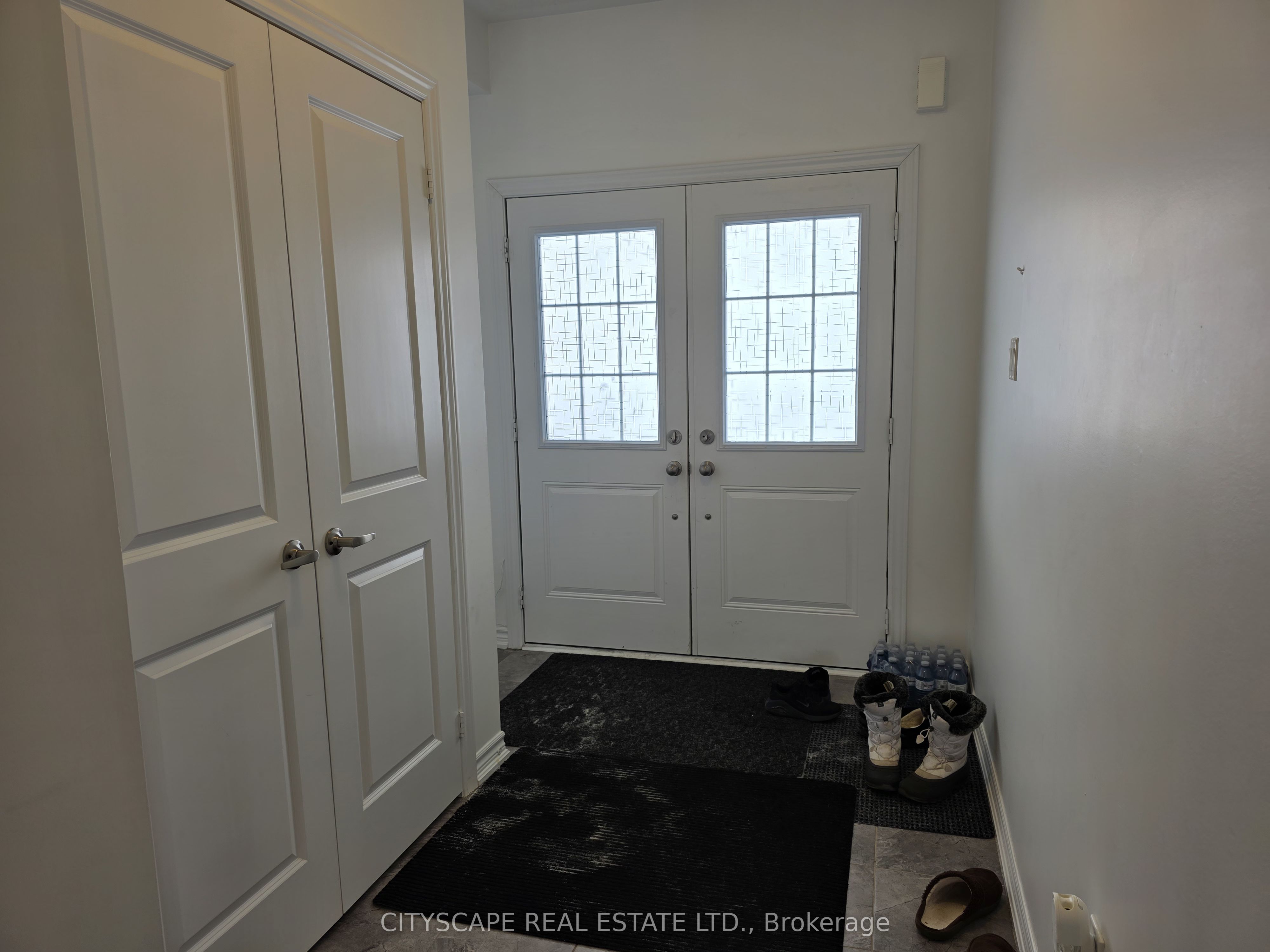 351 Ridley Crescent Property Photo 5