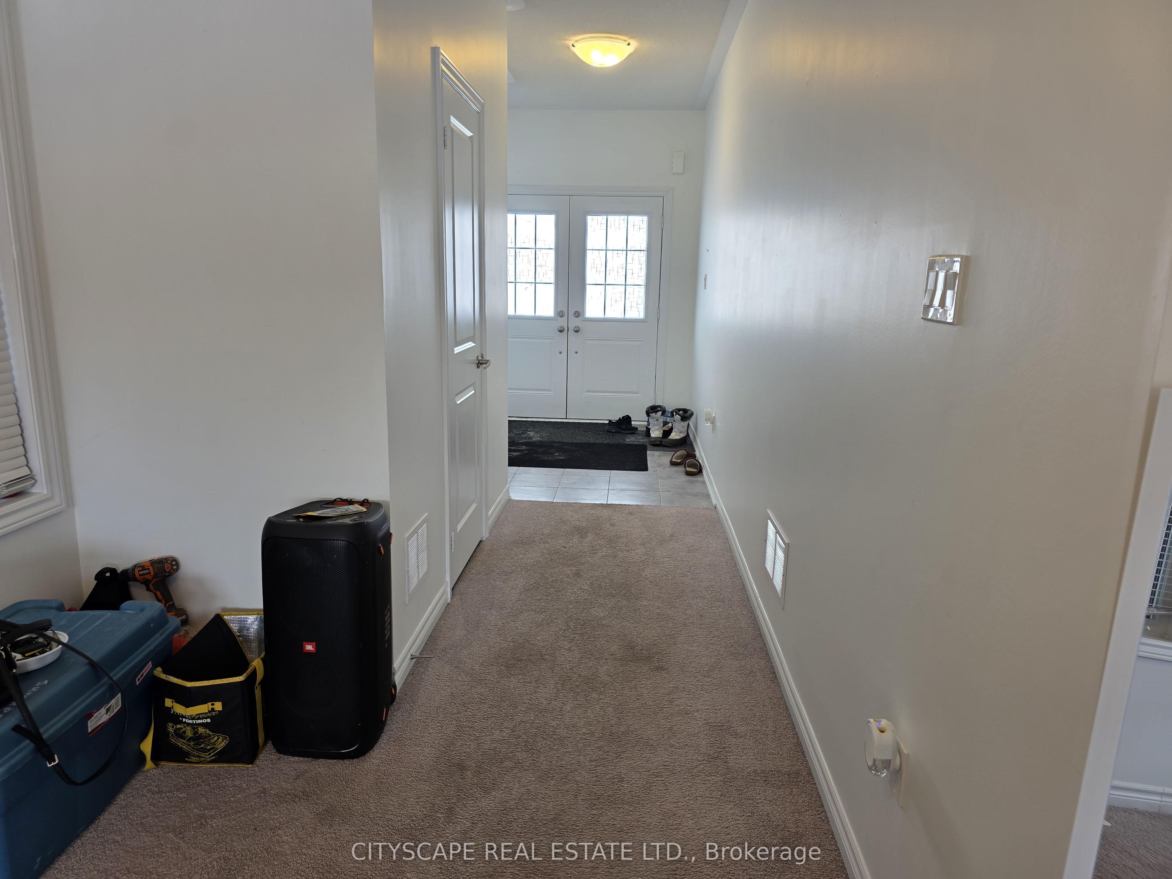 351 Ridley Crescent Property Photo 6