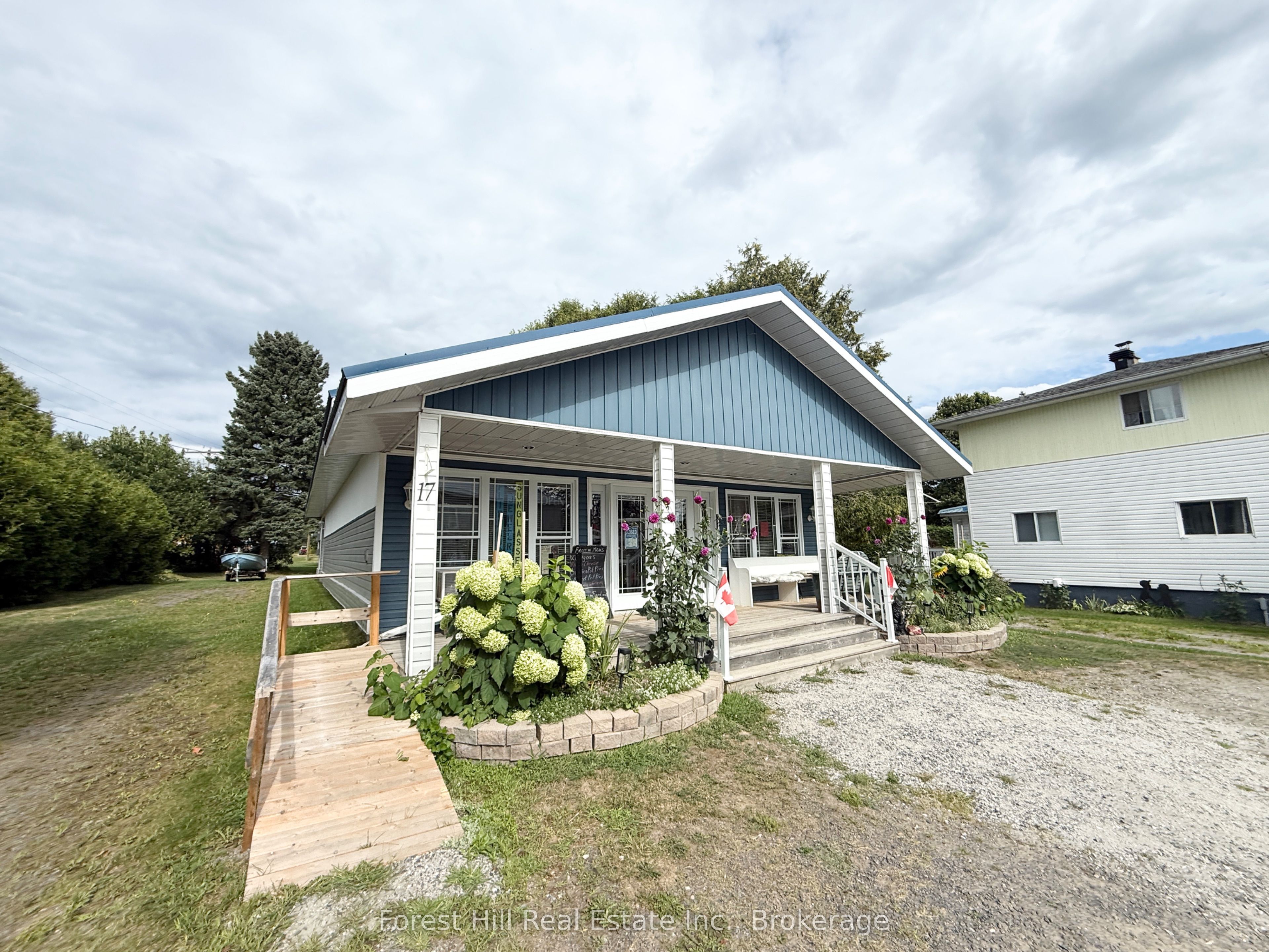 17 Davis Drive Property Photo 2