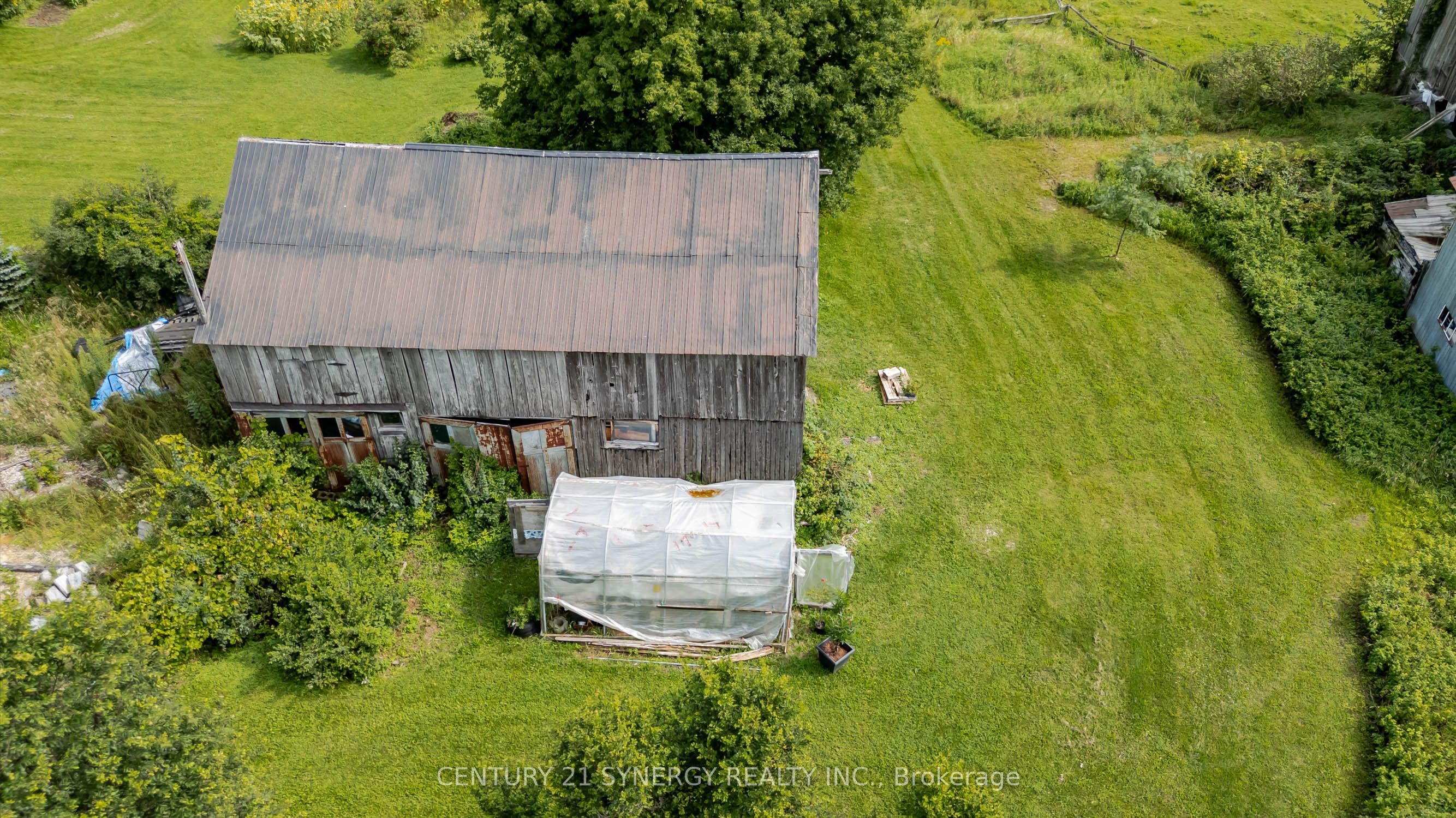 677 Bowes Side Road Property Photo 8