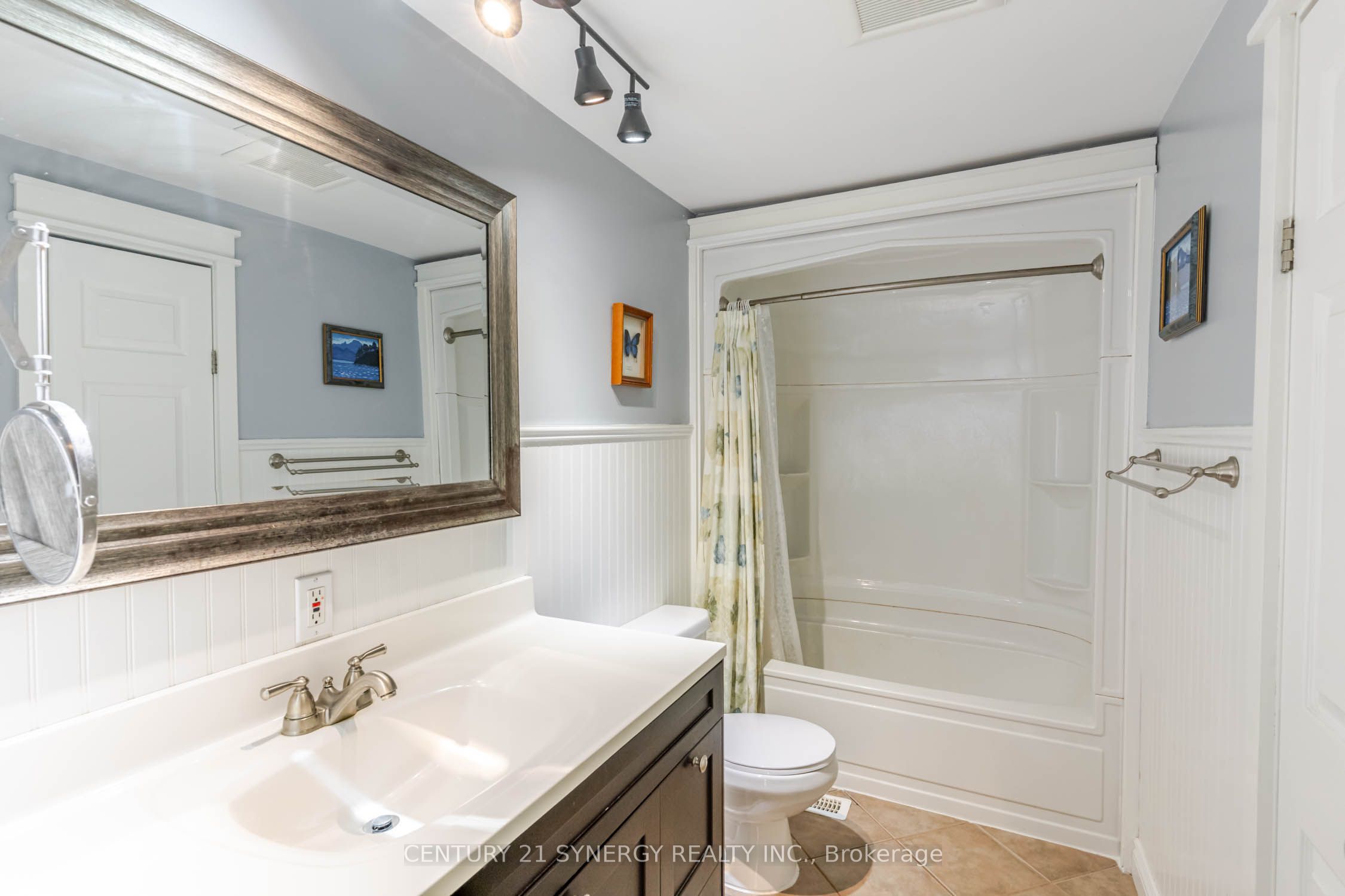 677 Bowes Side Road Property Photo 15