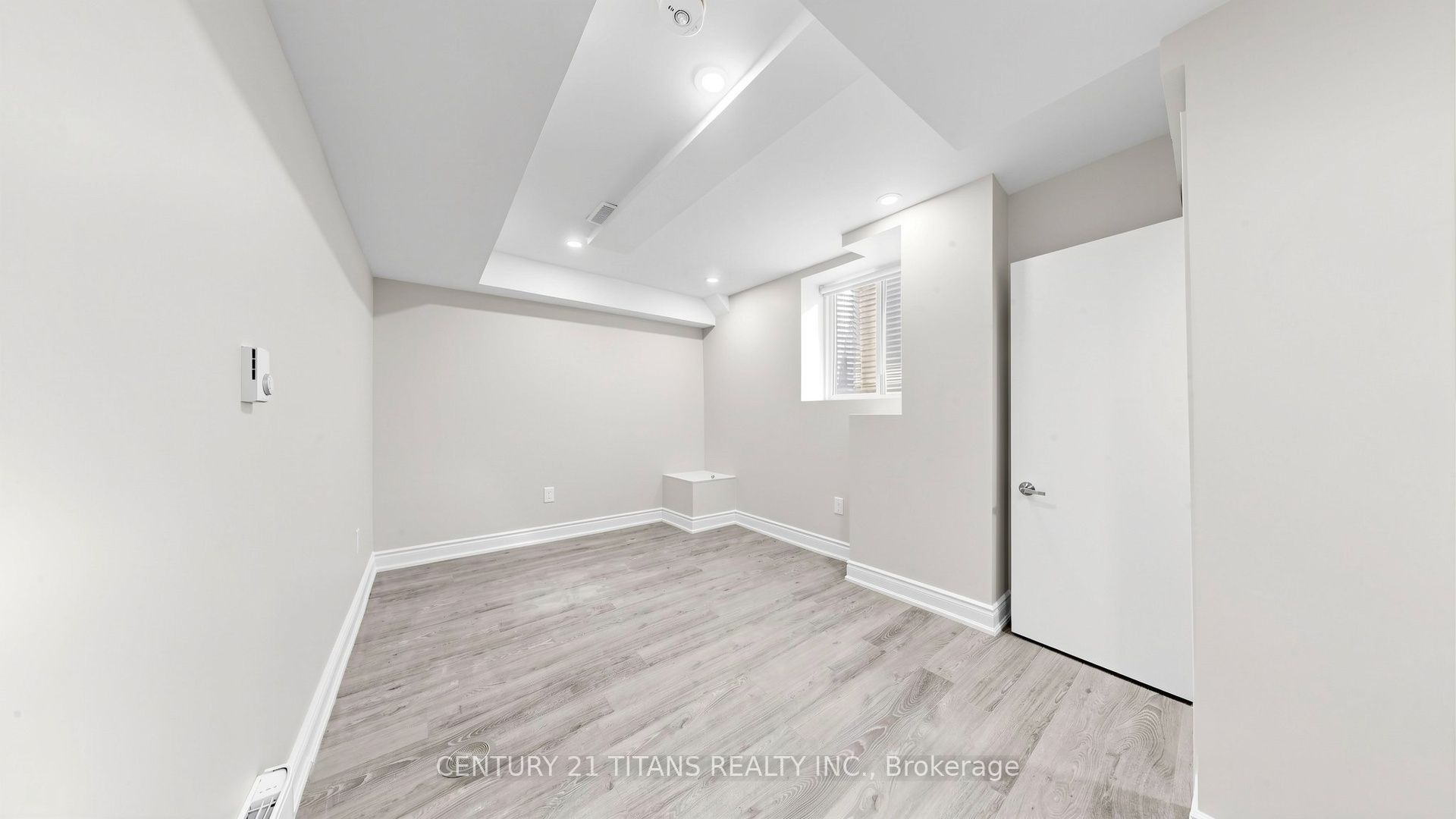 270 Forestwalk Street Lower Property Photo 29
