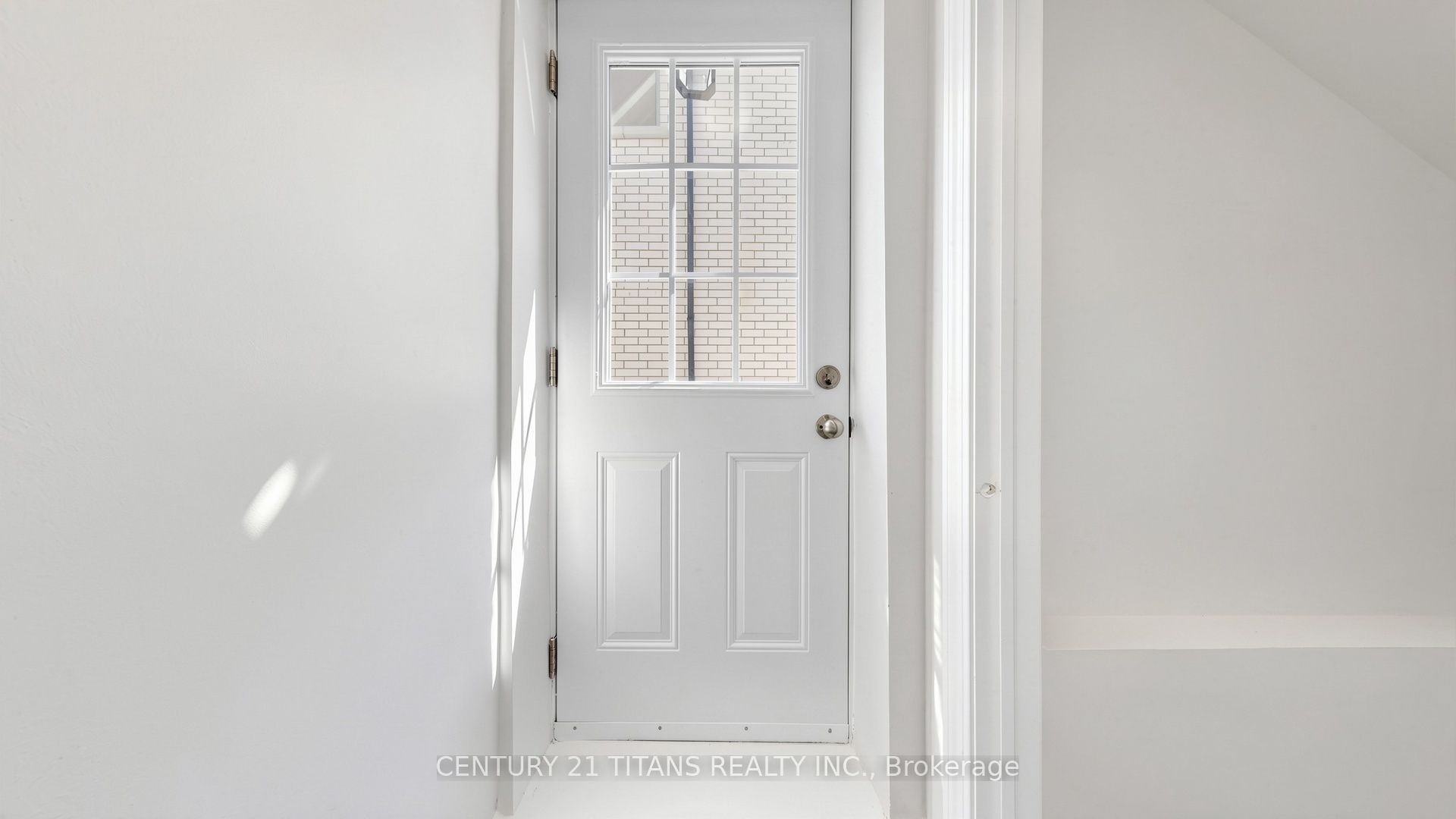 270 Forestwalk Street Lower Property Photo 37