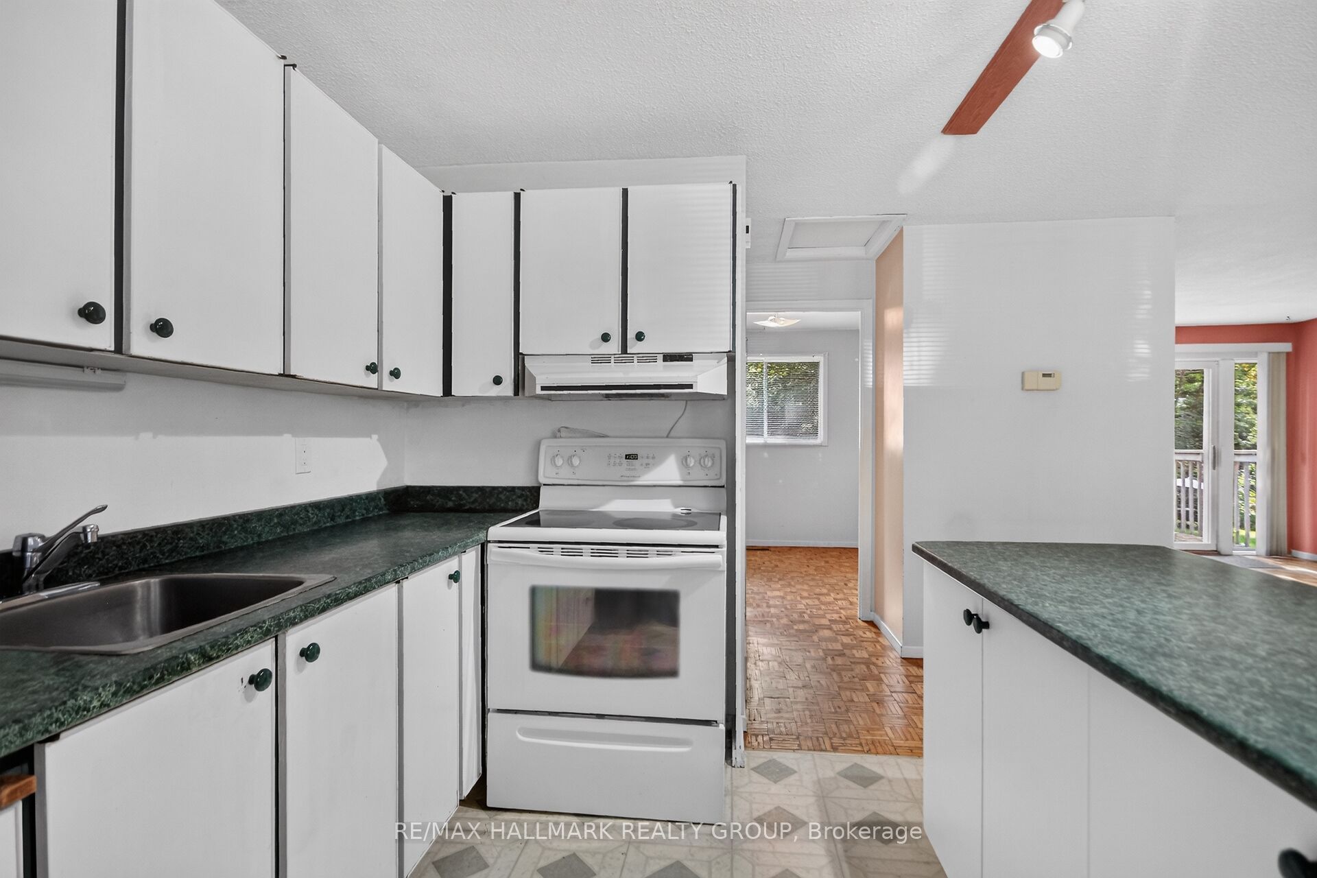 140 Rothesay Drive Property Photo 14