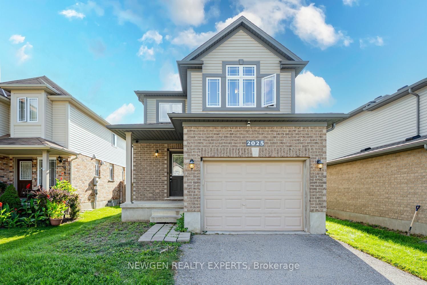 2025 Denview Avenue Property Photo 1