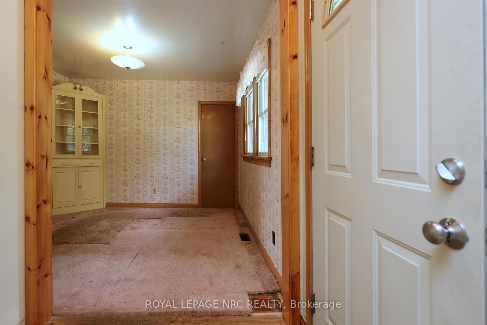 513 Ridge Road W Property Photo 6