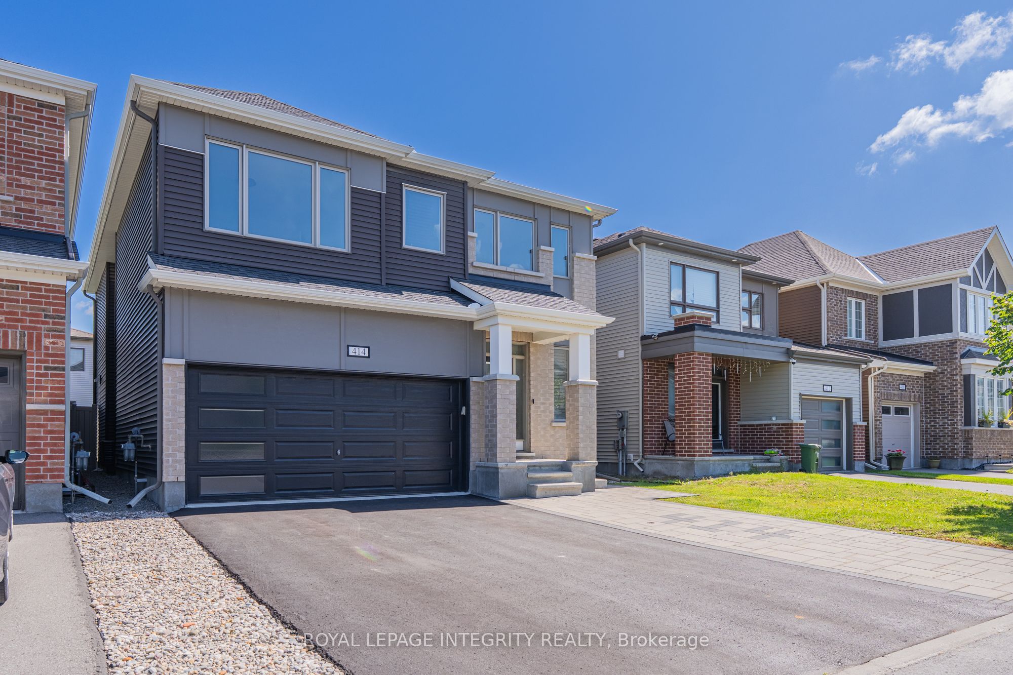414 Aphelion Crescent Property Photo 2
