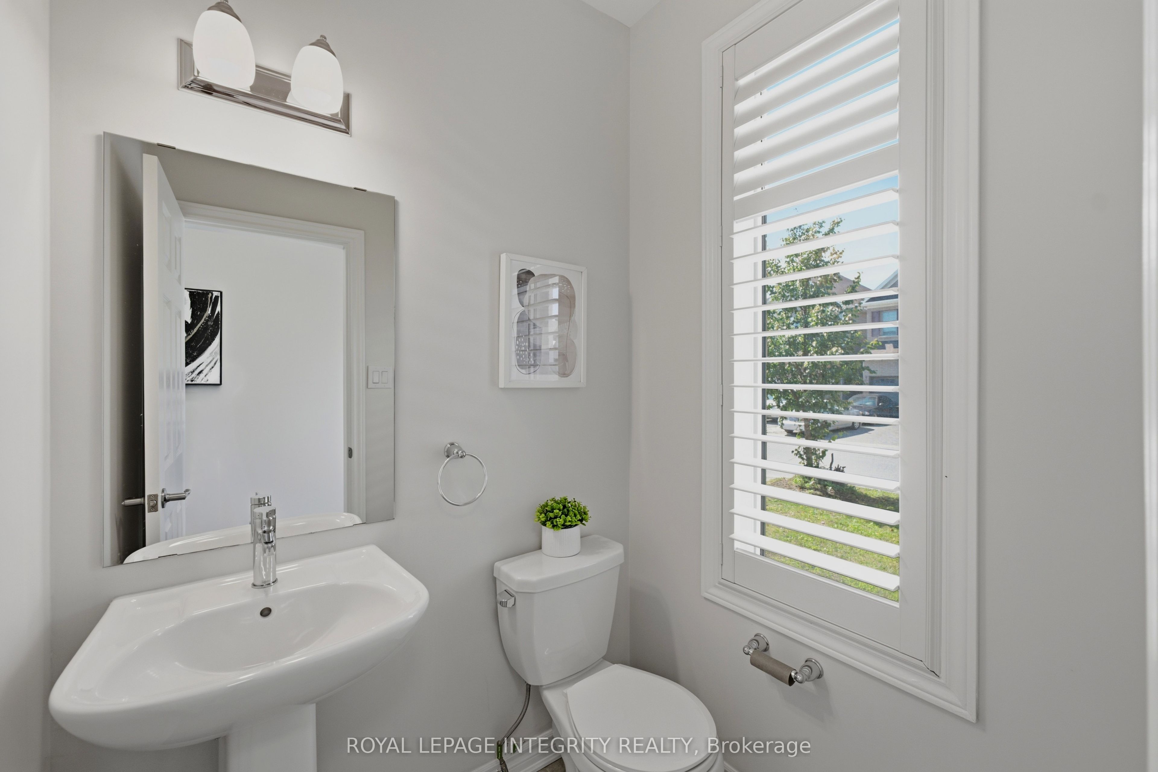 414 Aphelion Crescent Property Photo 5