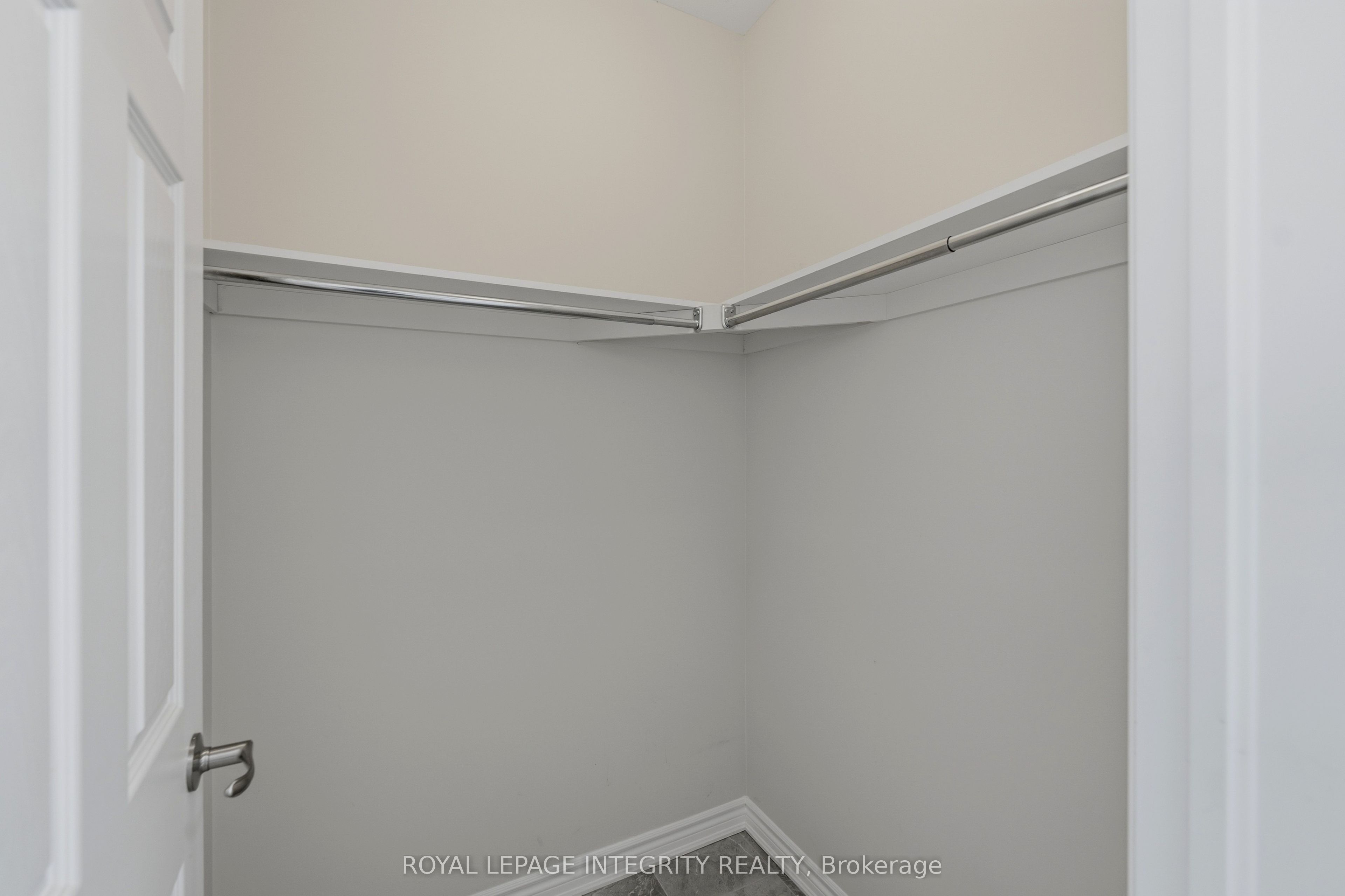 414 Aphelion Crescent Property Photo 6