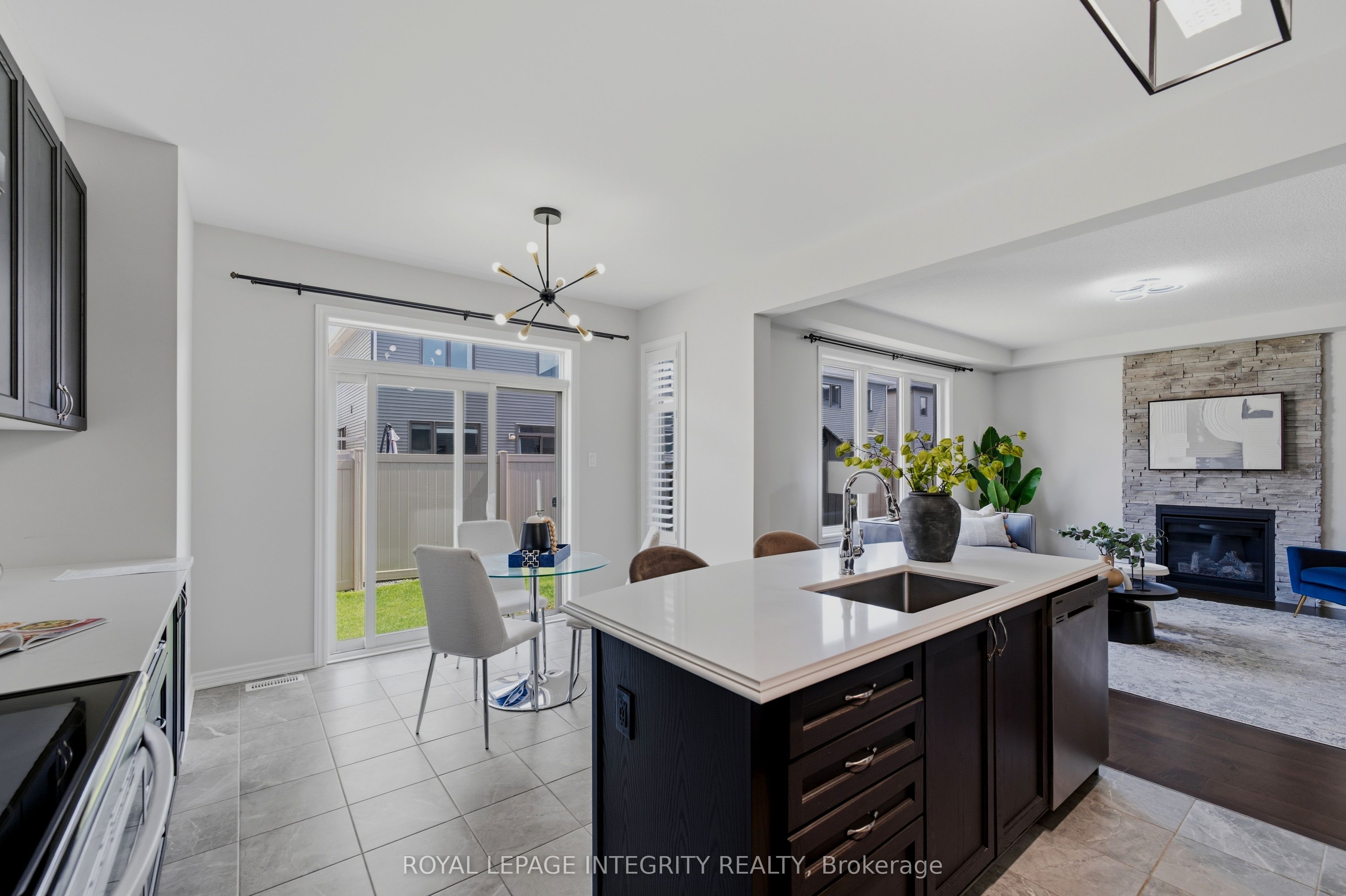 414 Aphelion Crescent Property Photo 19