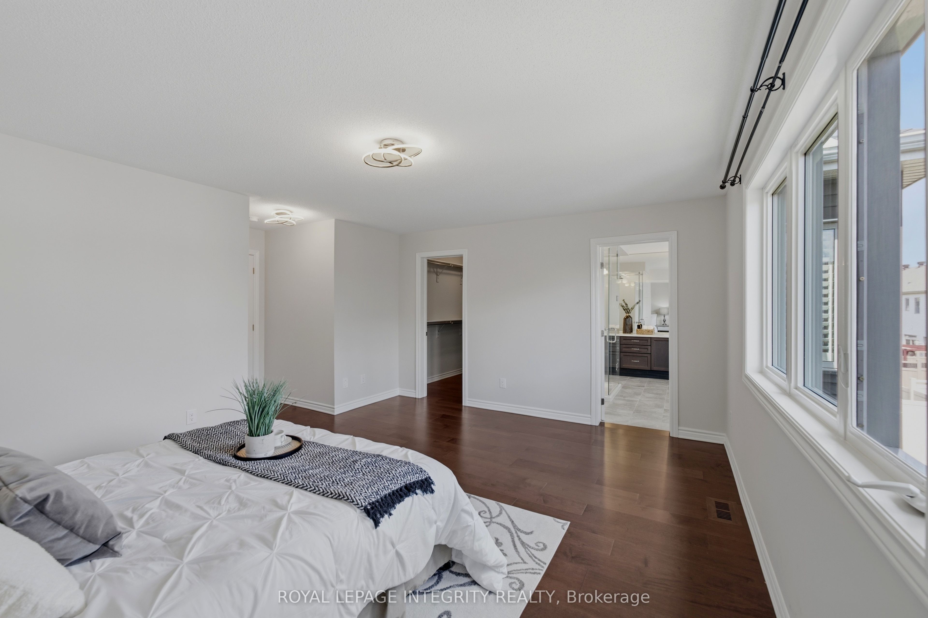 414 Aphelion Crescent Property Photo 26