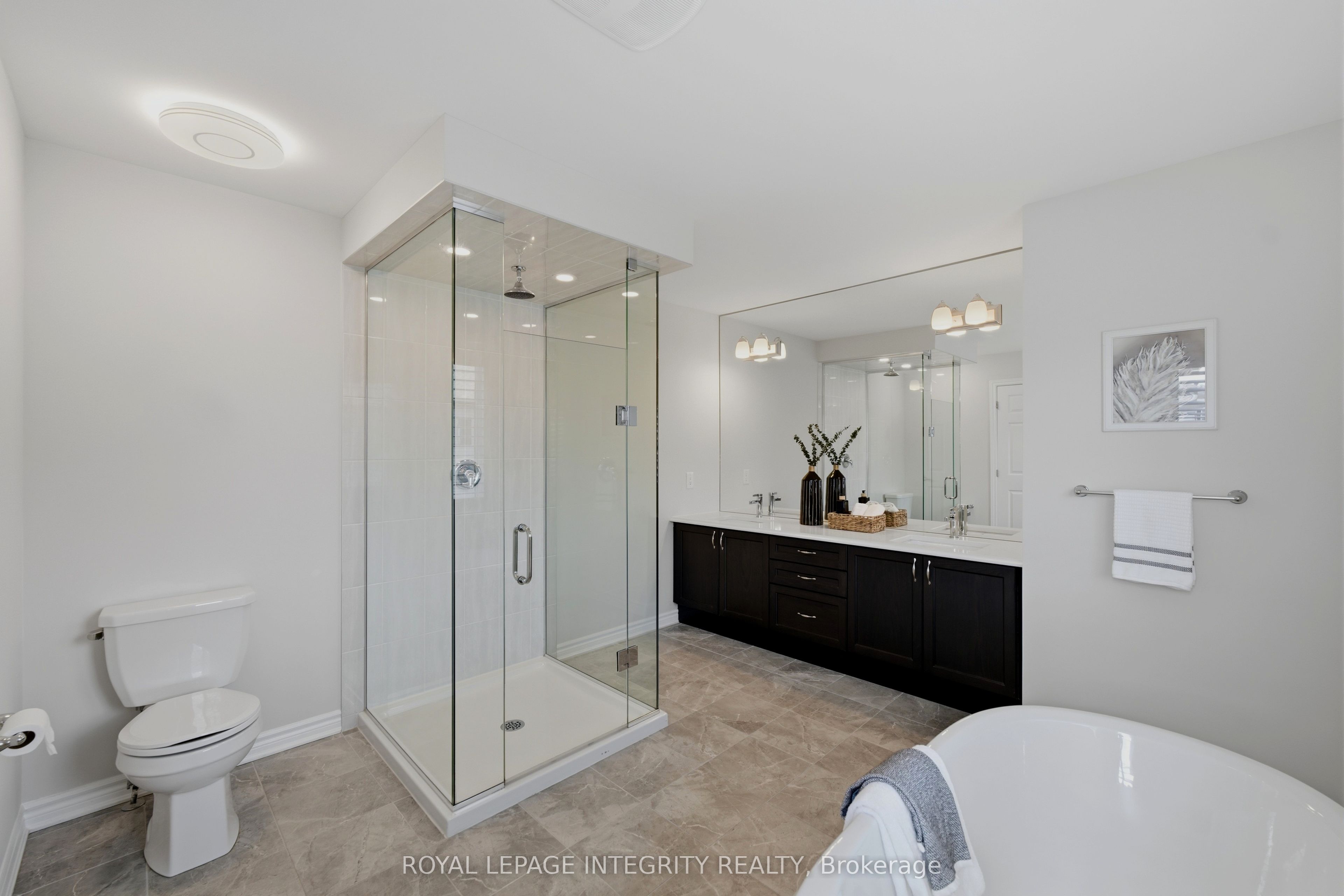 414 Aphelion Crescent Property Photo 27