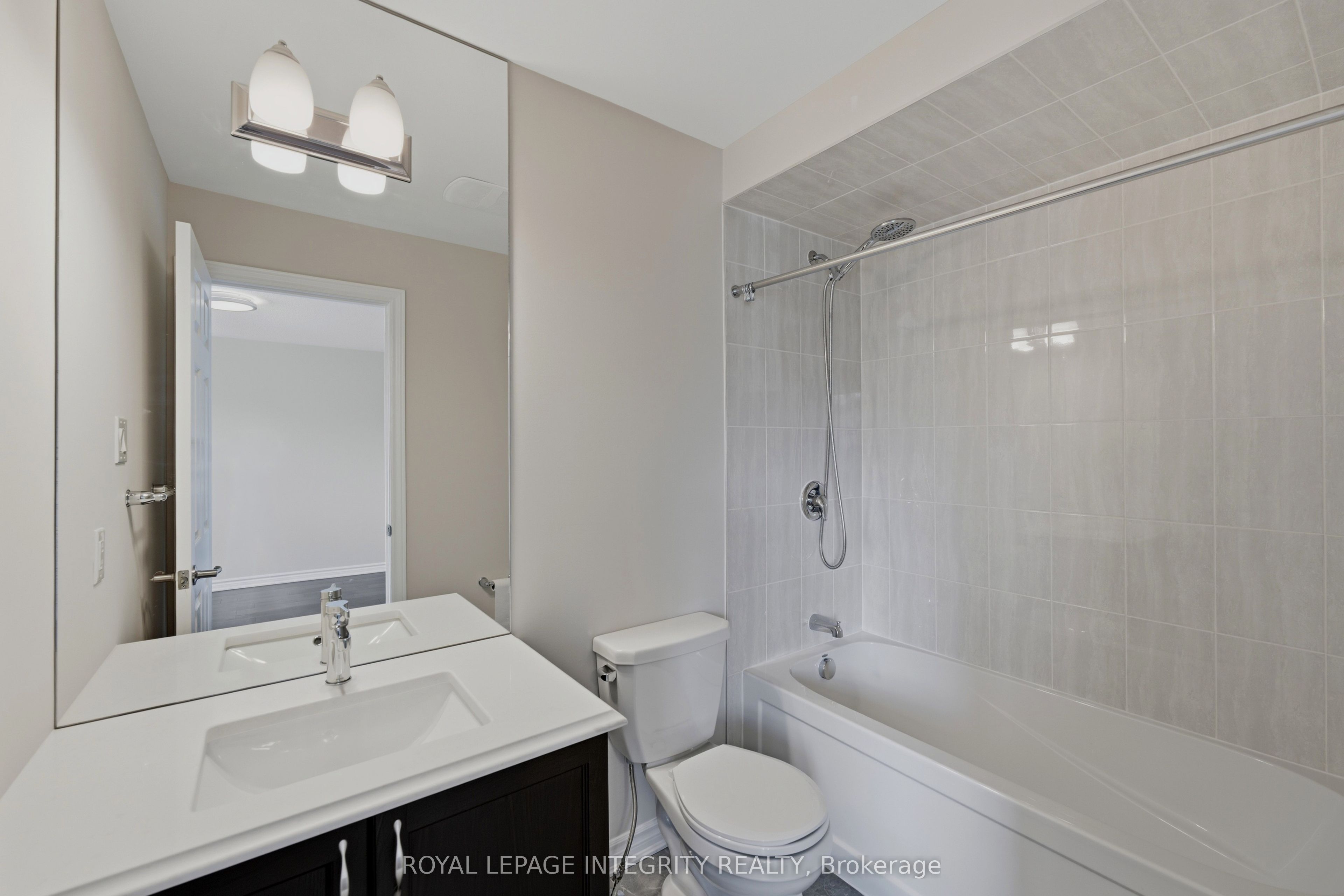414 Aphelion Crescent Property Photo 31