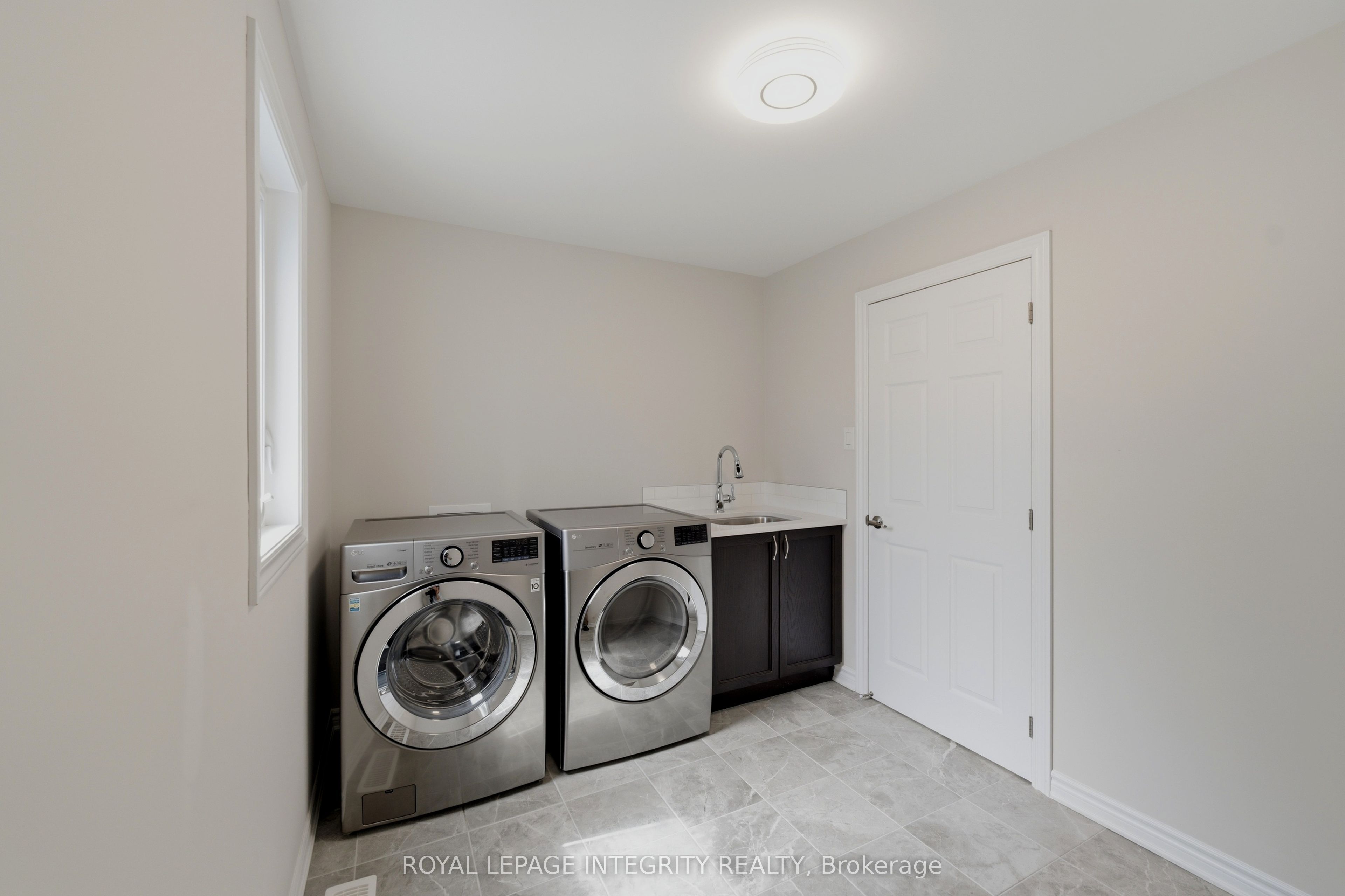 414 Aphelion Crescent Property Photo 38