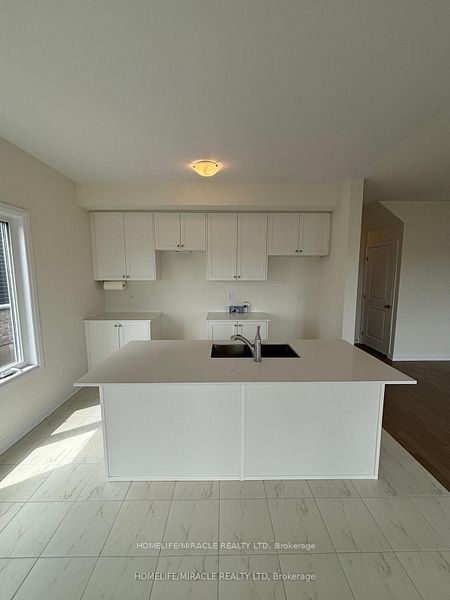 121 Gildersleeve Boulevard Property Photo 7