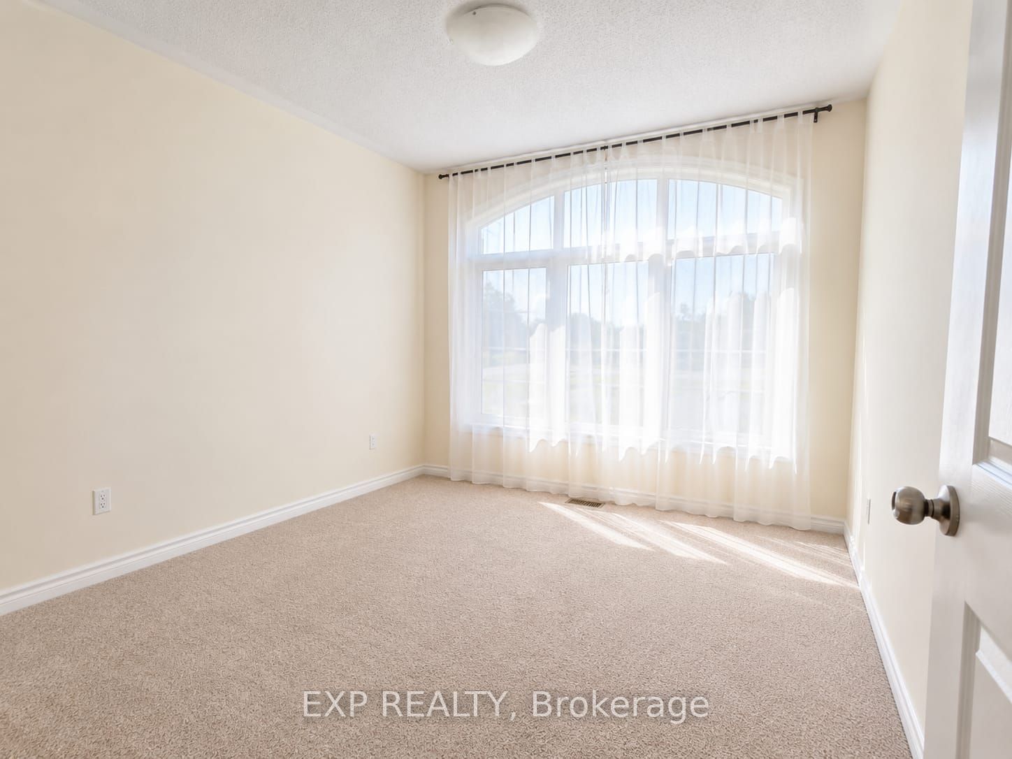 55 Fallengale Crescent Property Photo 9