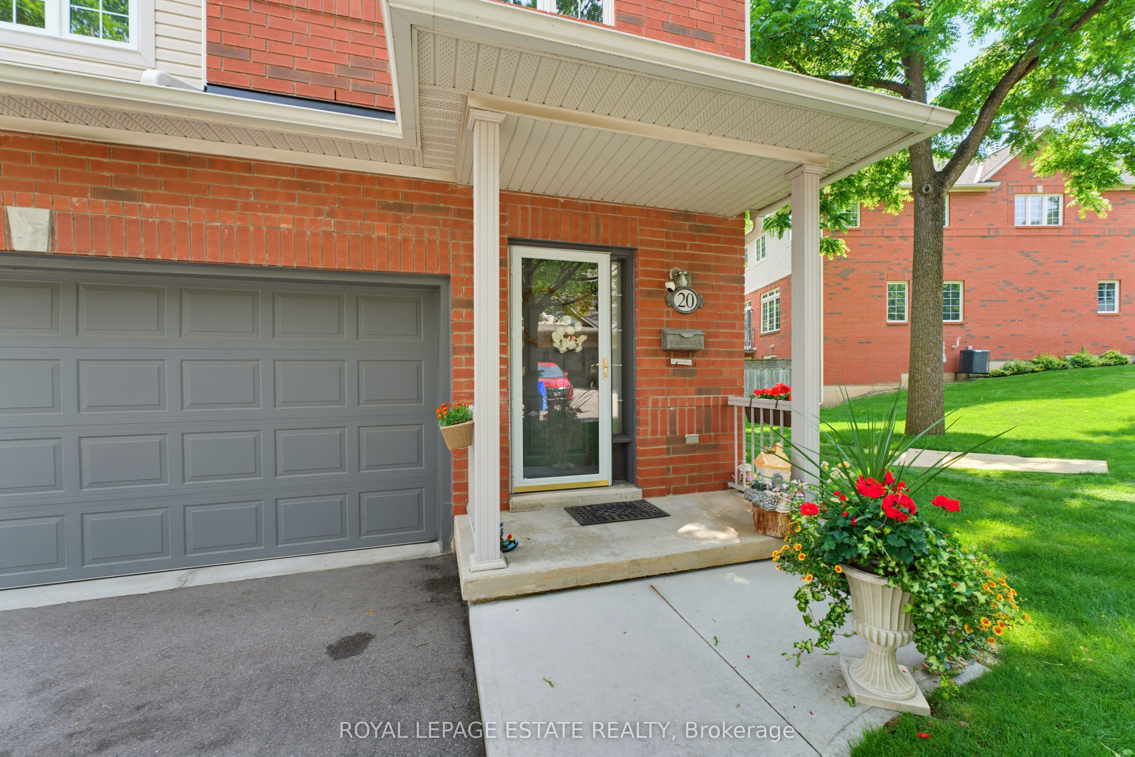 120 Beddoe Drive 20 Property Photo 4