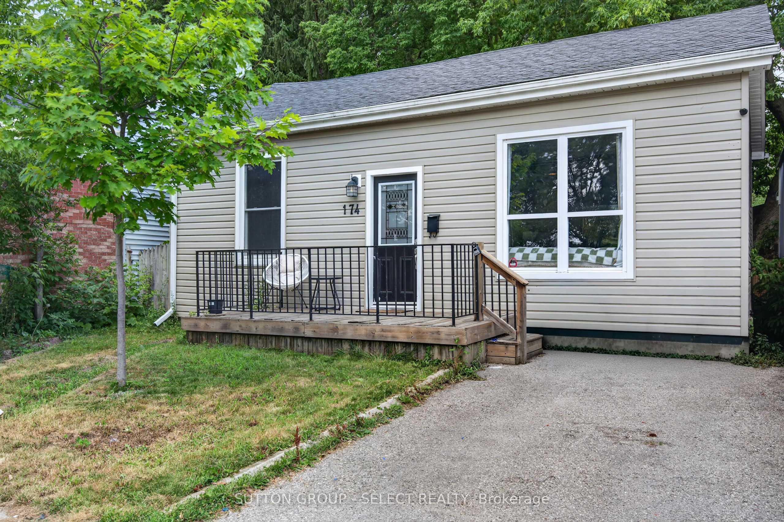 174 Clarence Street Property Photo 1