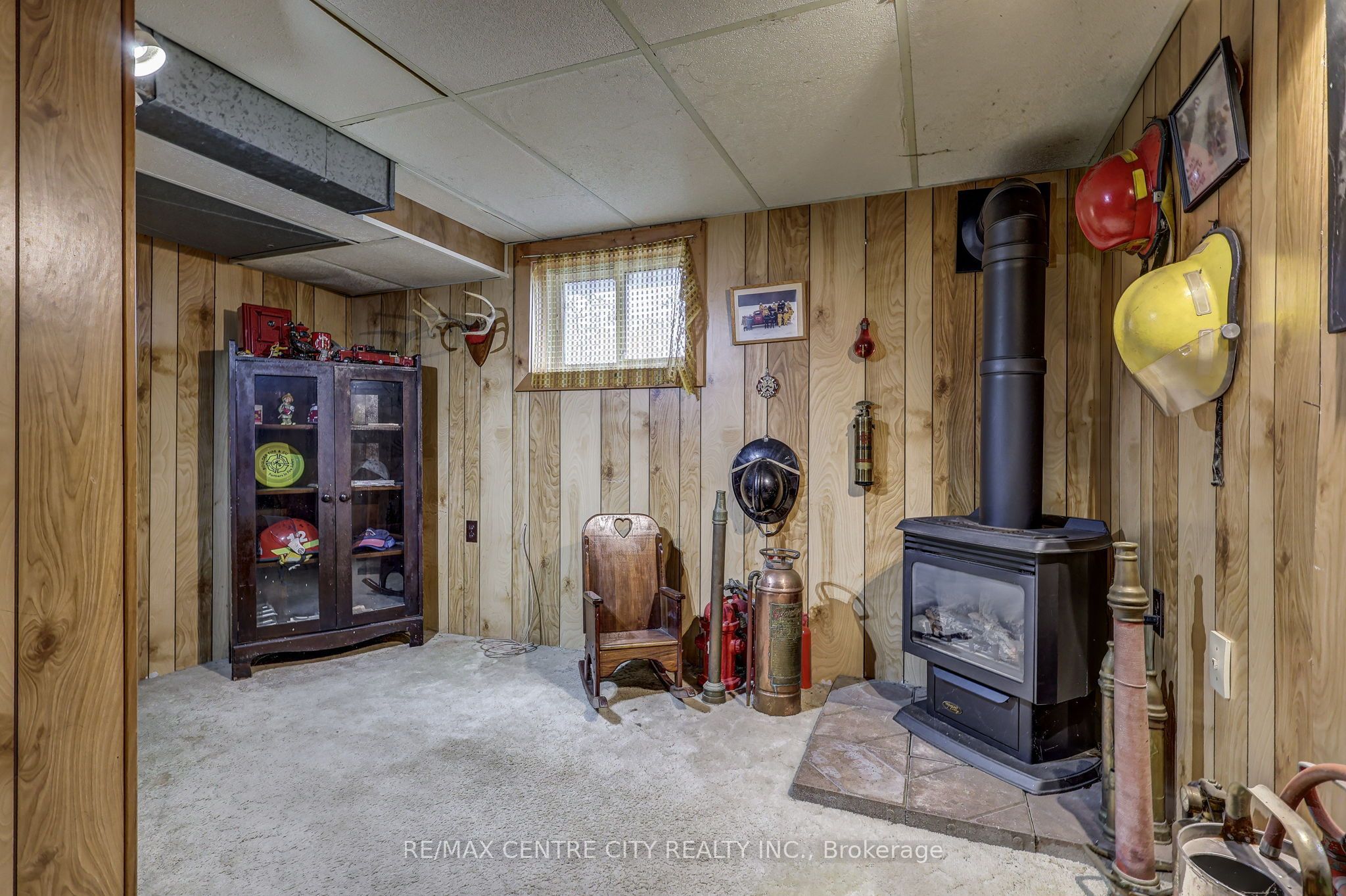 264 John Street S Property Photo 24