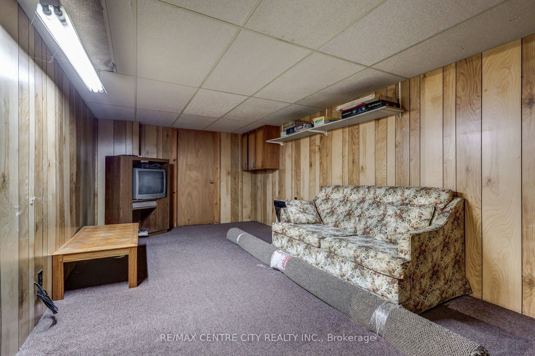264 John Street S Property Photo 25