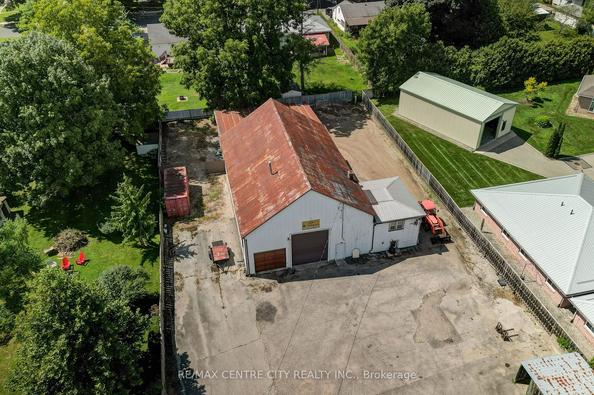 264 John Street S Property Photo 33