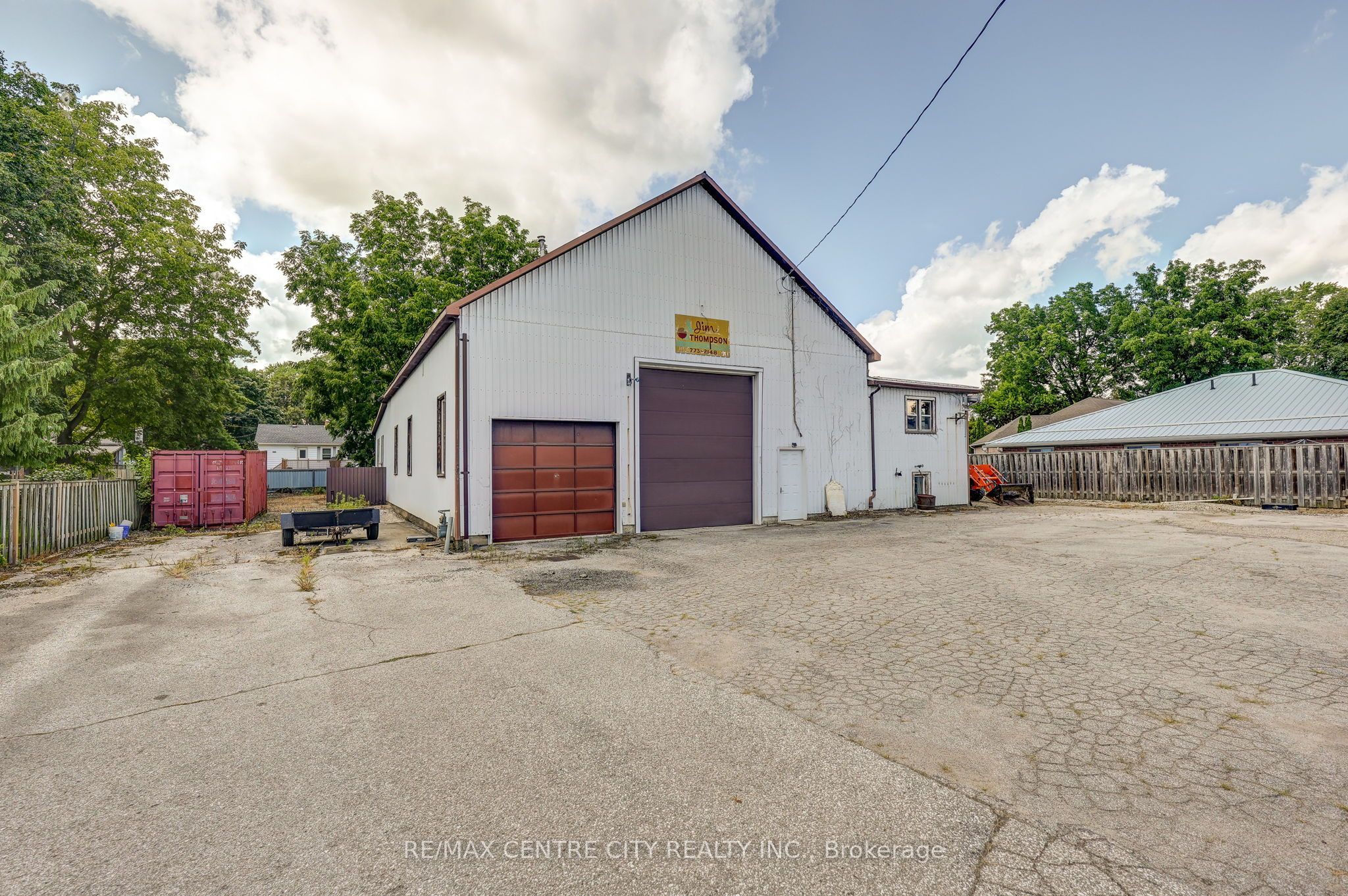 264 John Street S Property Photo 45