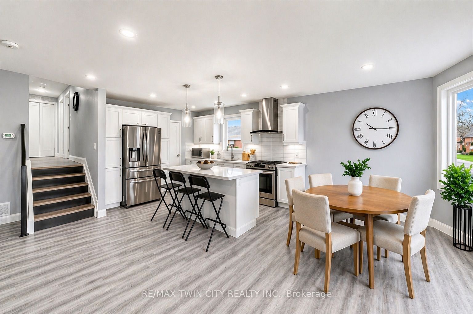86 Carlyle Drive Property Photo 12