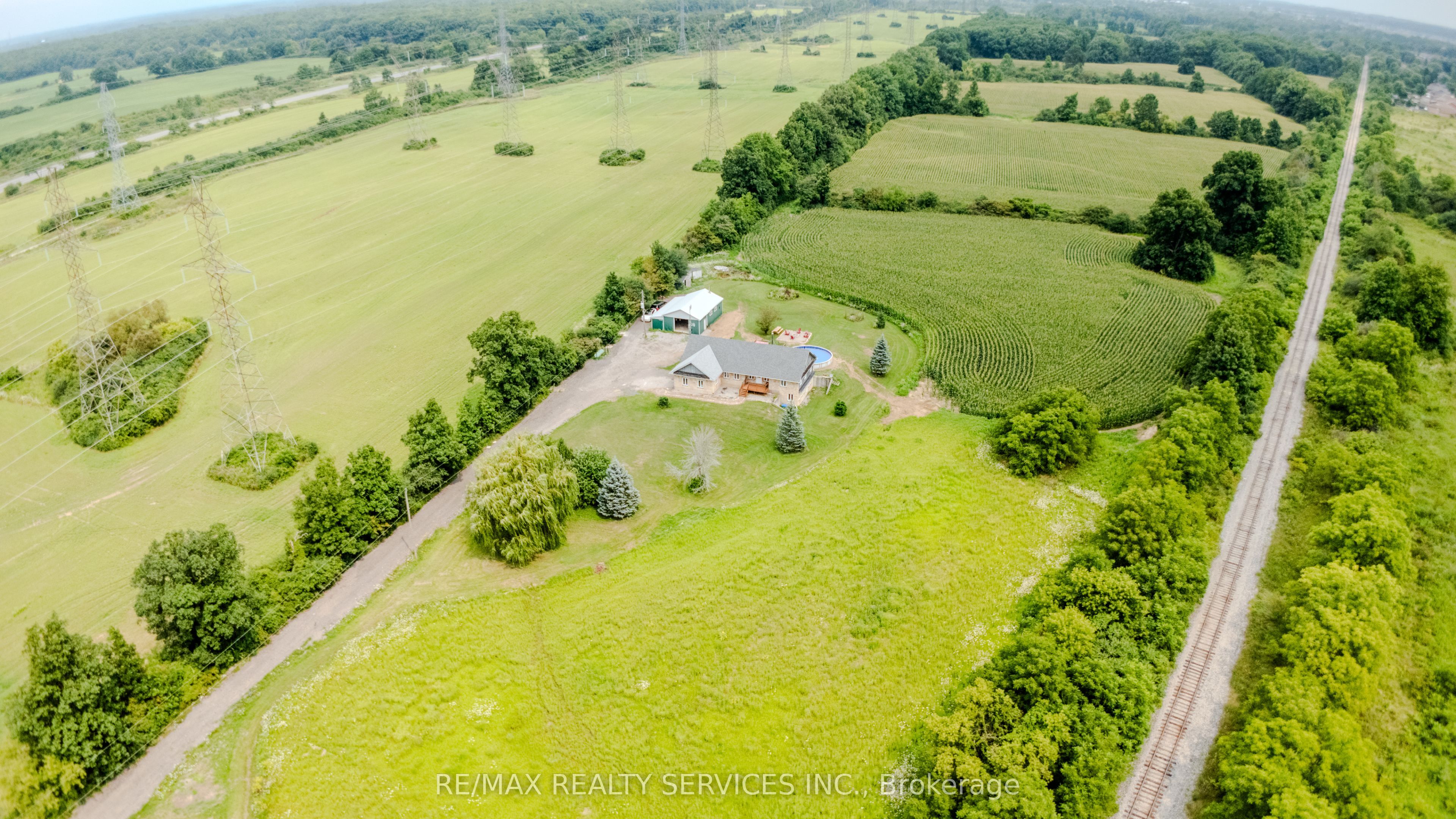 107 6th Line Property Photo 1