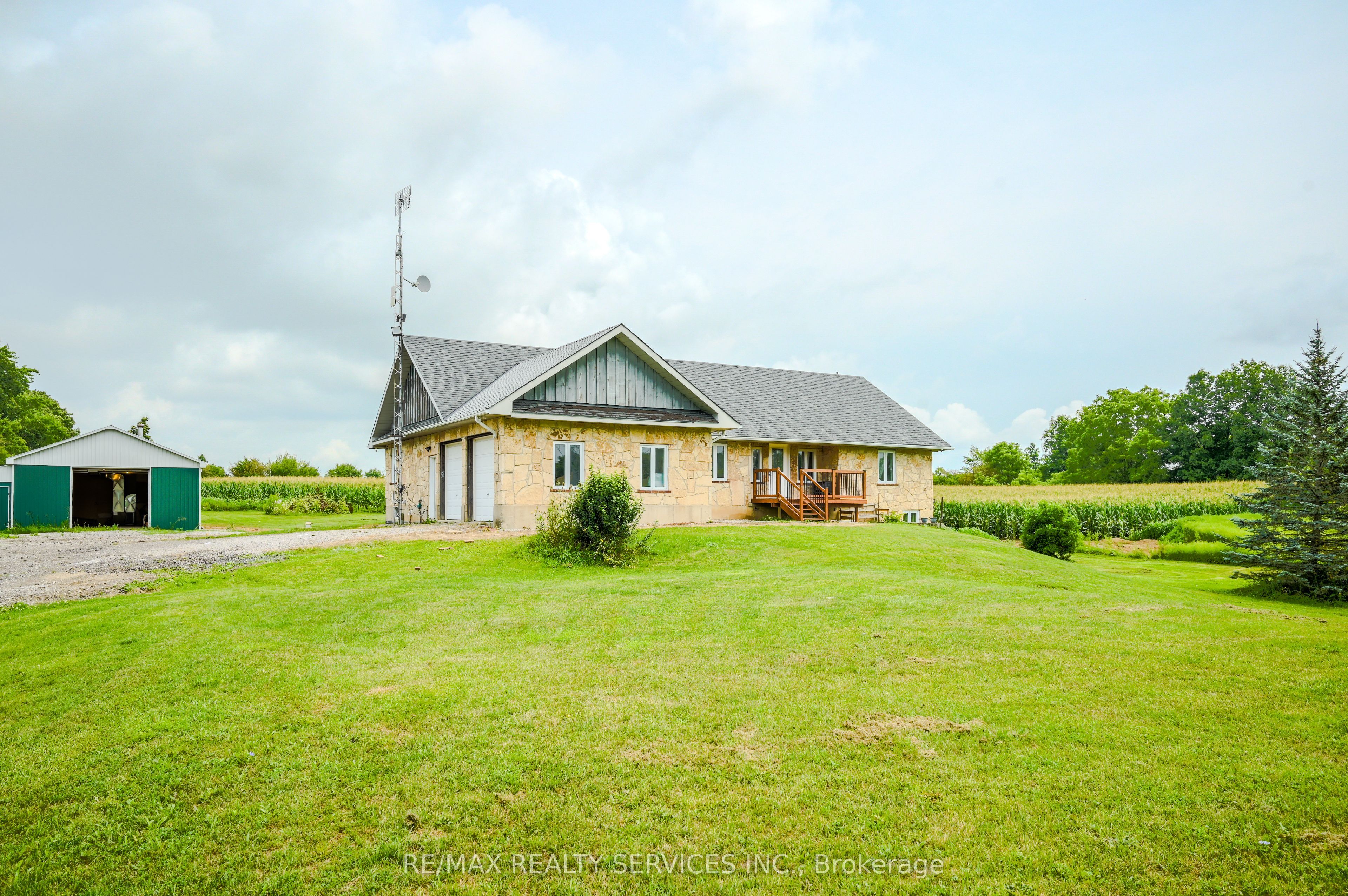107 6th Line Property Photo 8