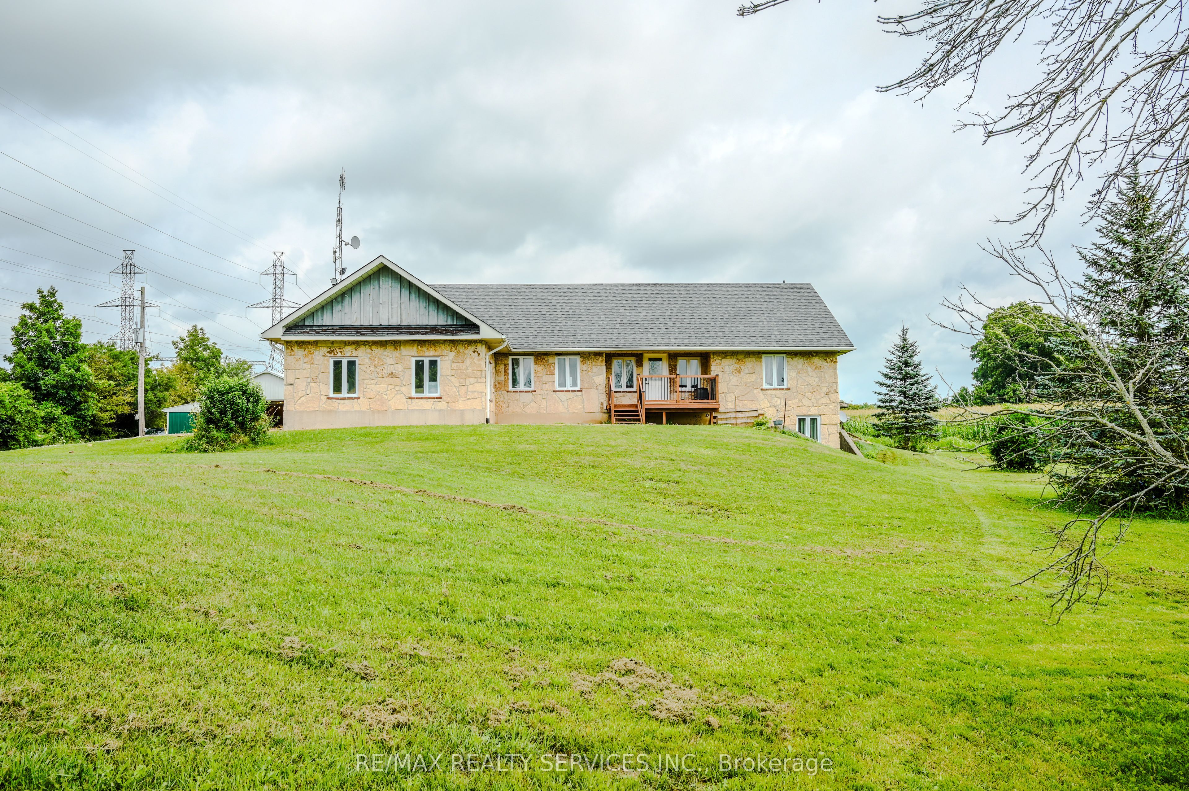 107 6th Line Property Photo 10