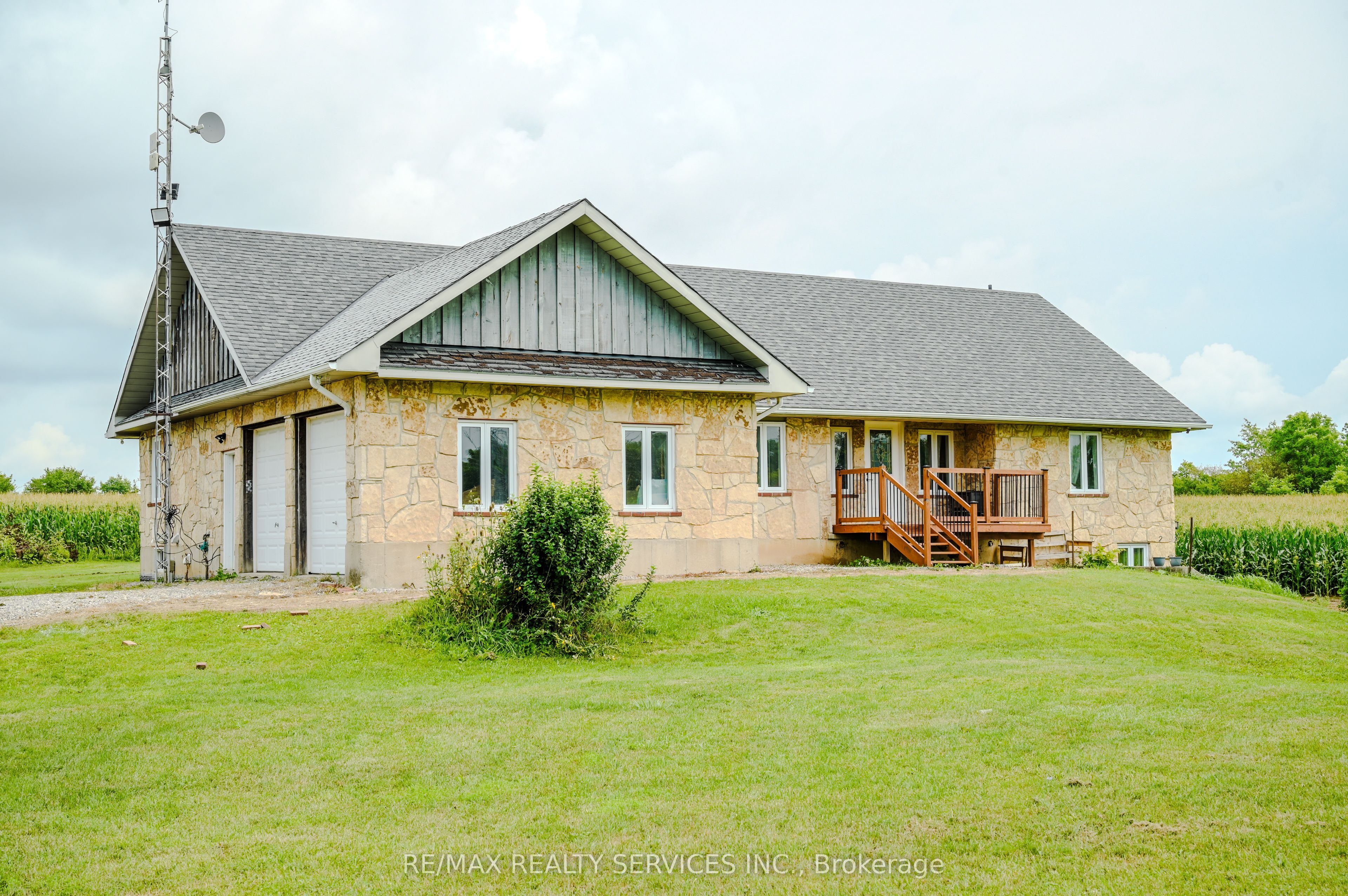 107 6th Line Property Photo 17