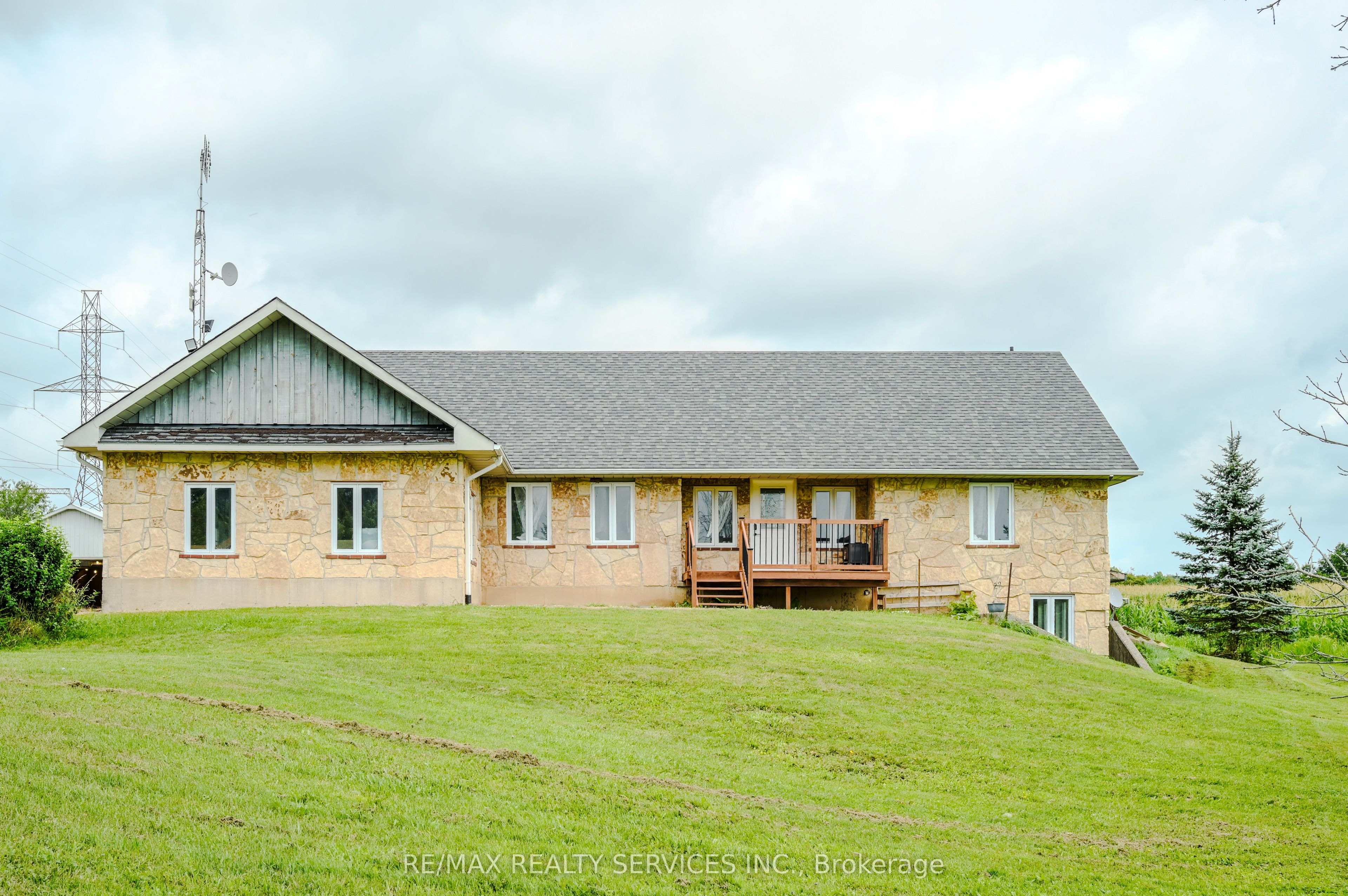 107 6th Line Property Photo 24