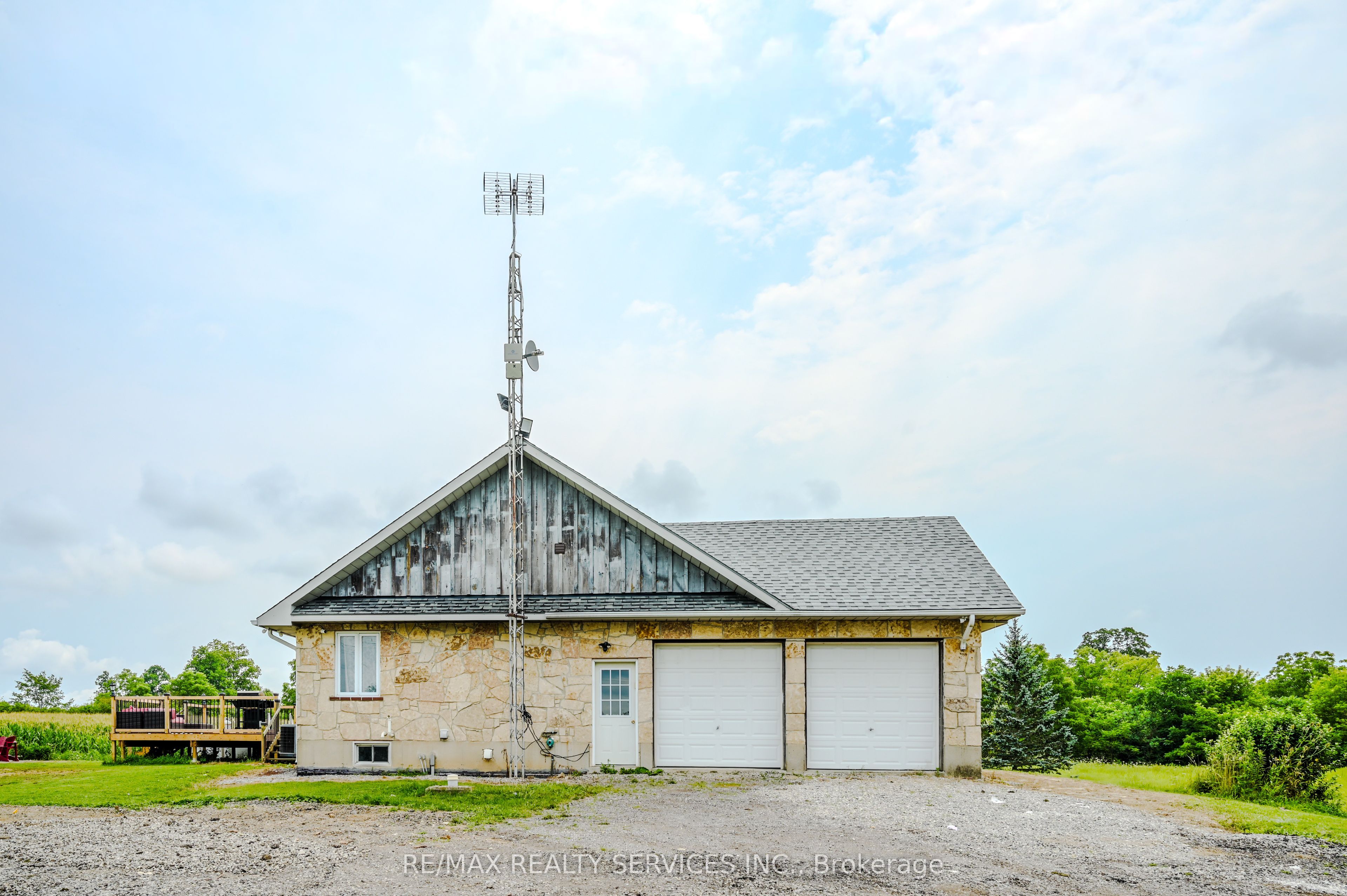 107 6th Line Property Photo 27
