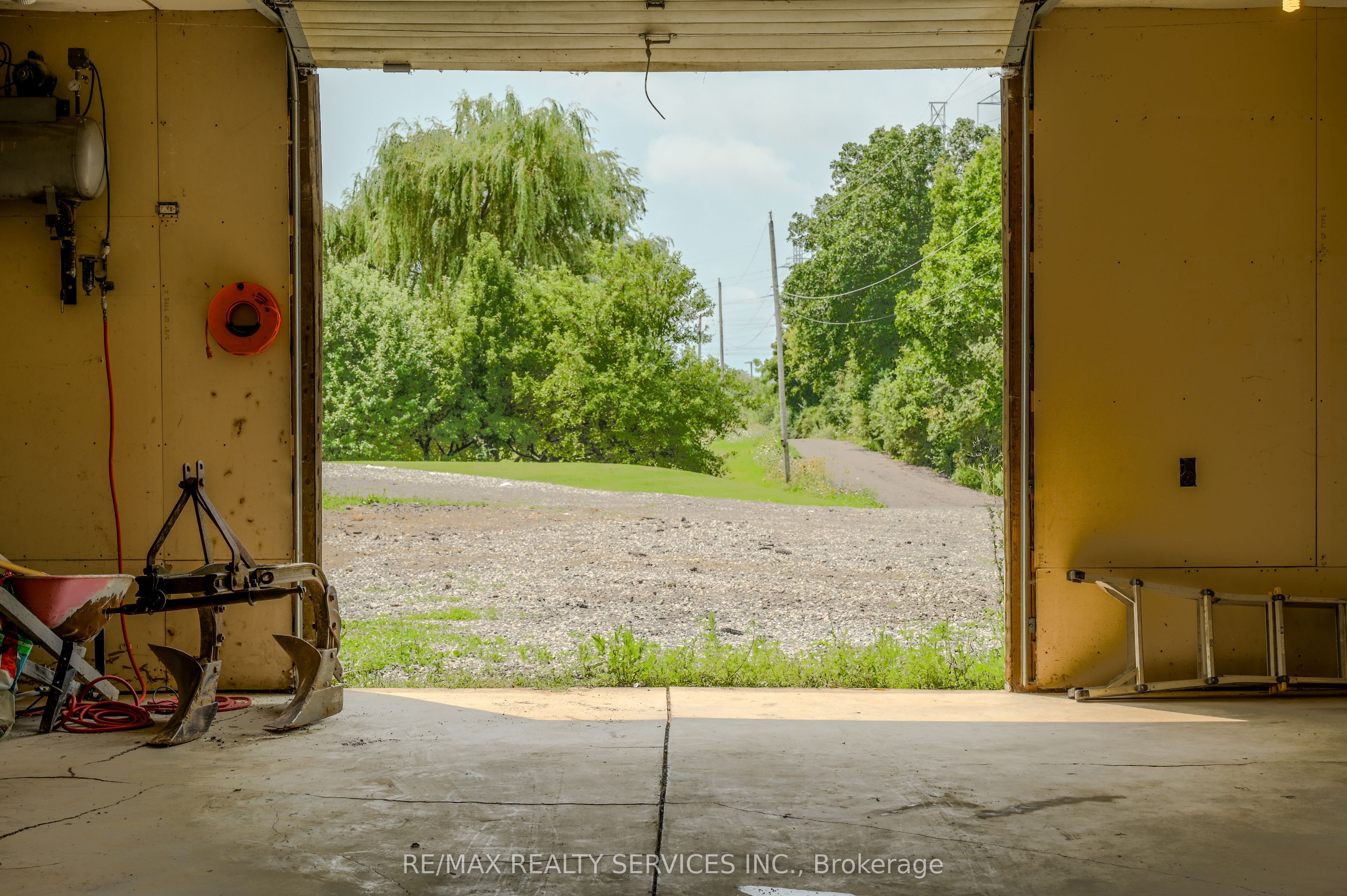107 6th Line Property Photo 29