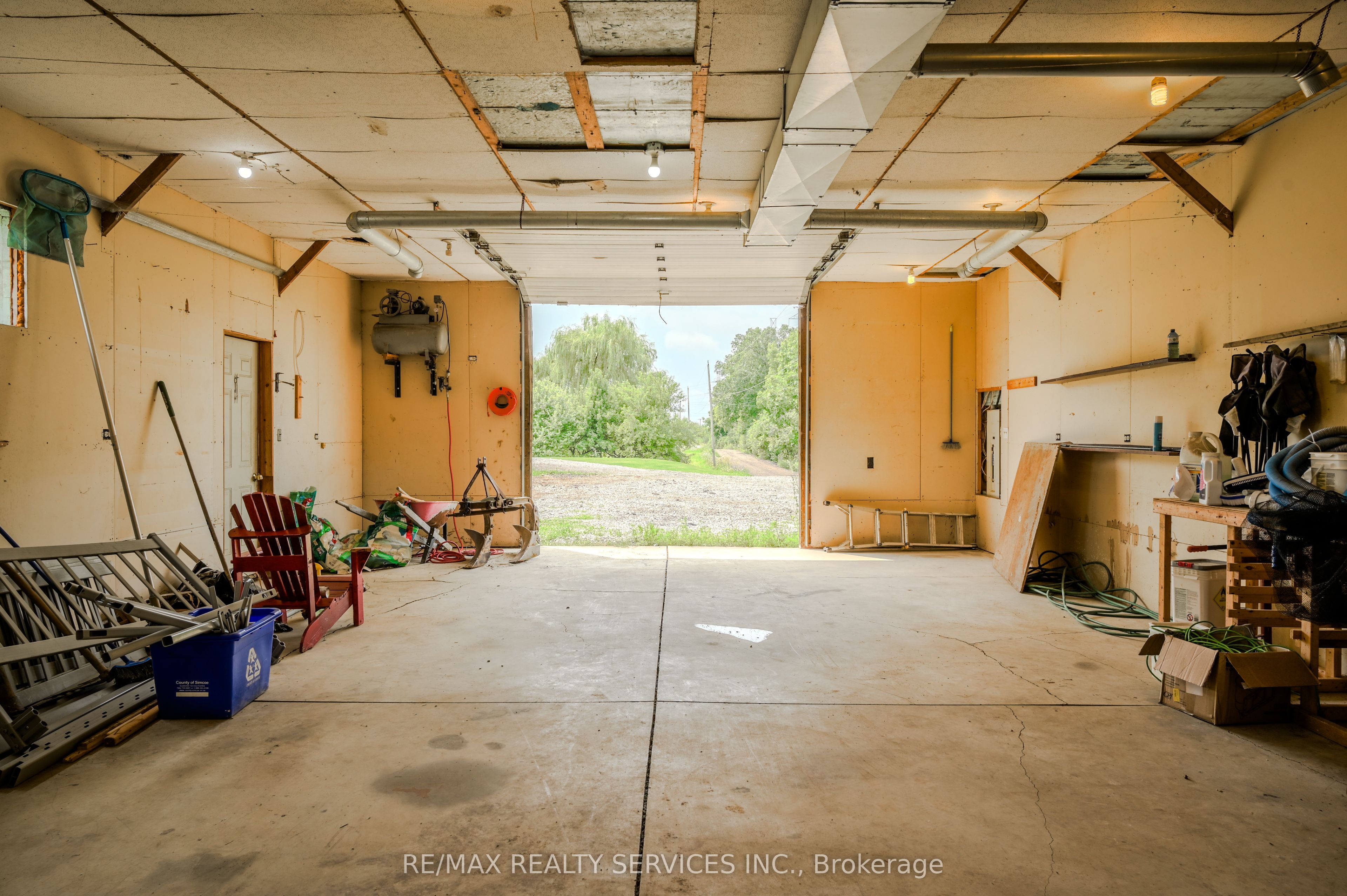 107 6th Line Property Photo 30