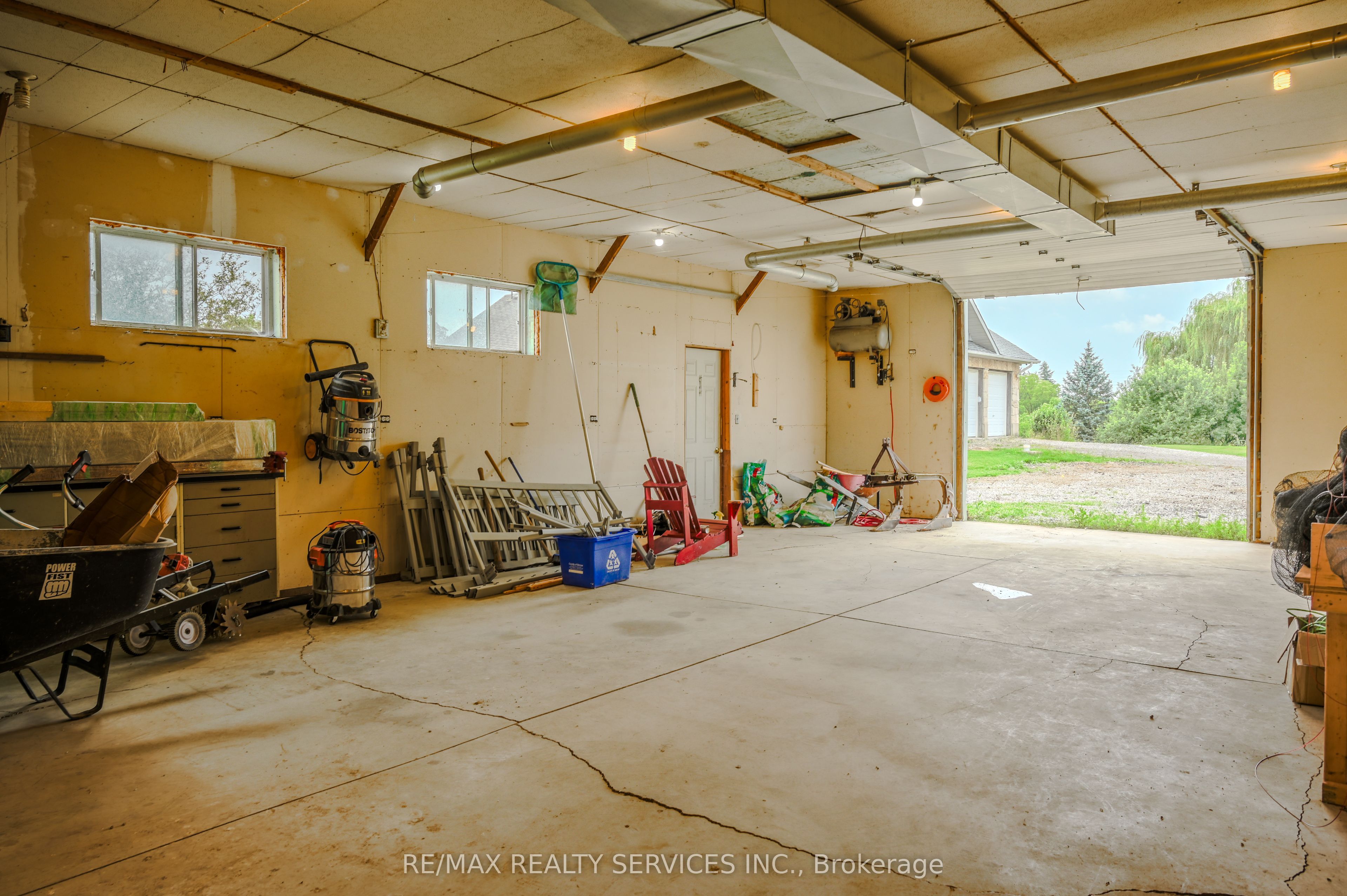 107 6th Line Property Photo 32