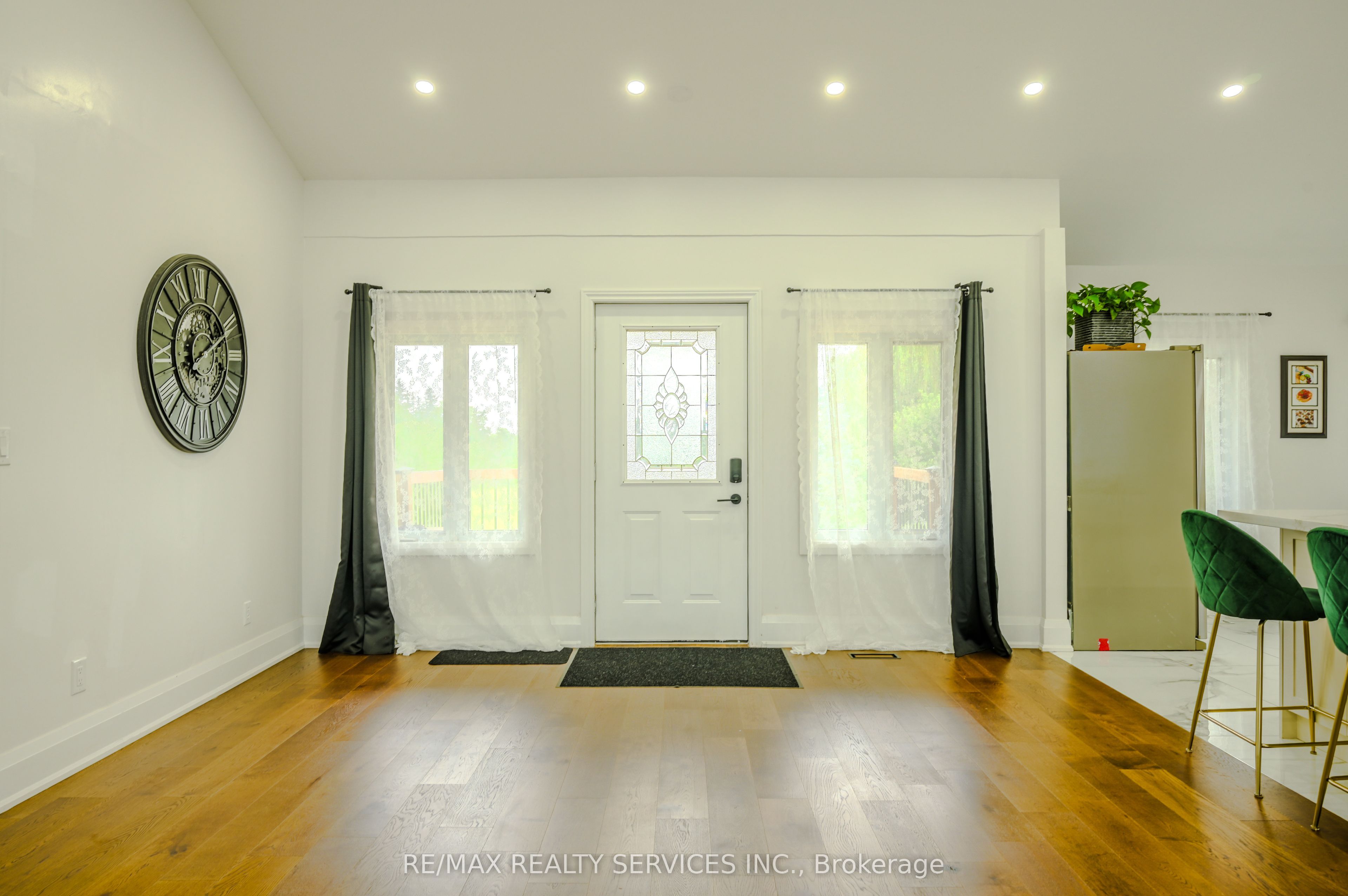 107 6th Line Property Photo 35