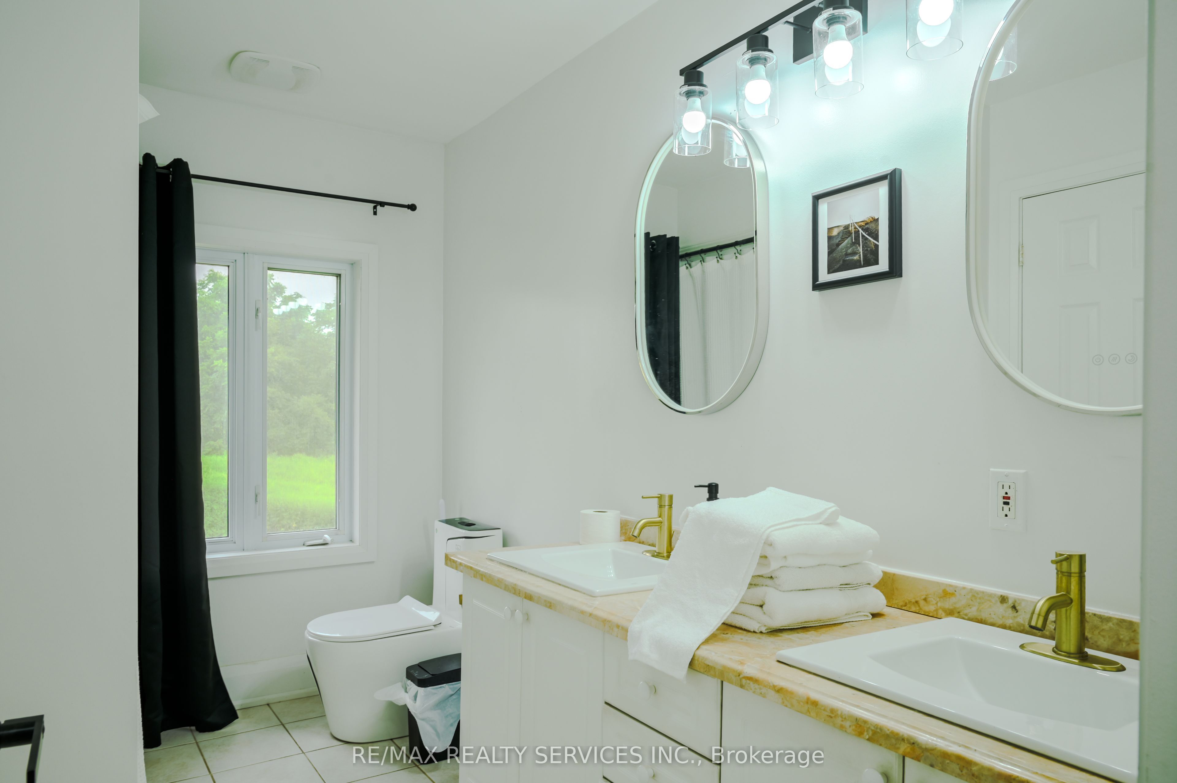 107 6th Line Property Photo 47