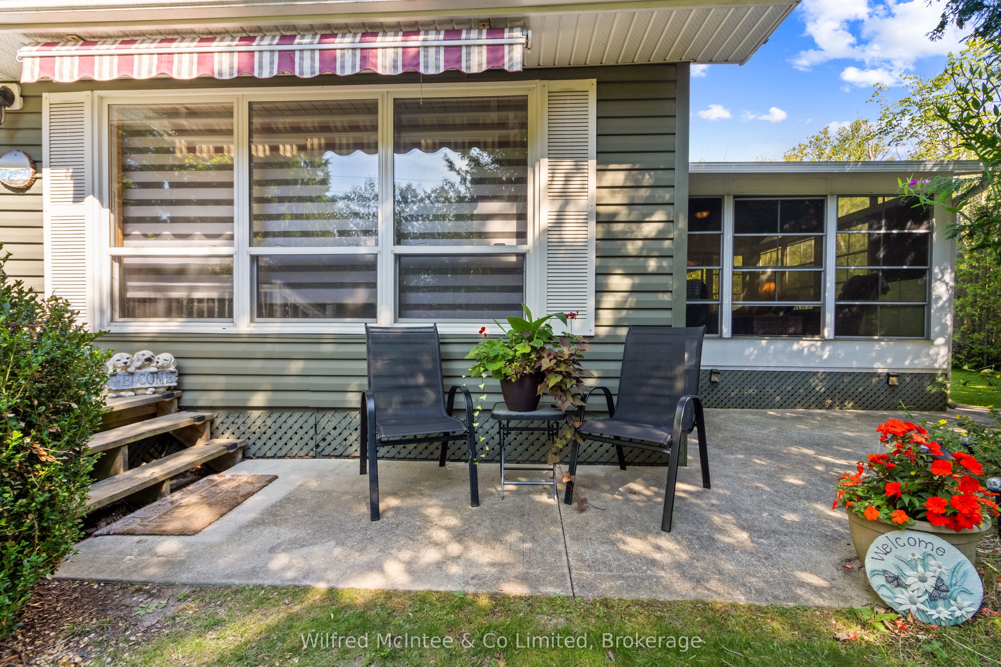 32 Mohawk Drive Property Photo 4