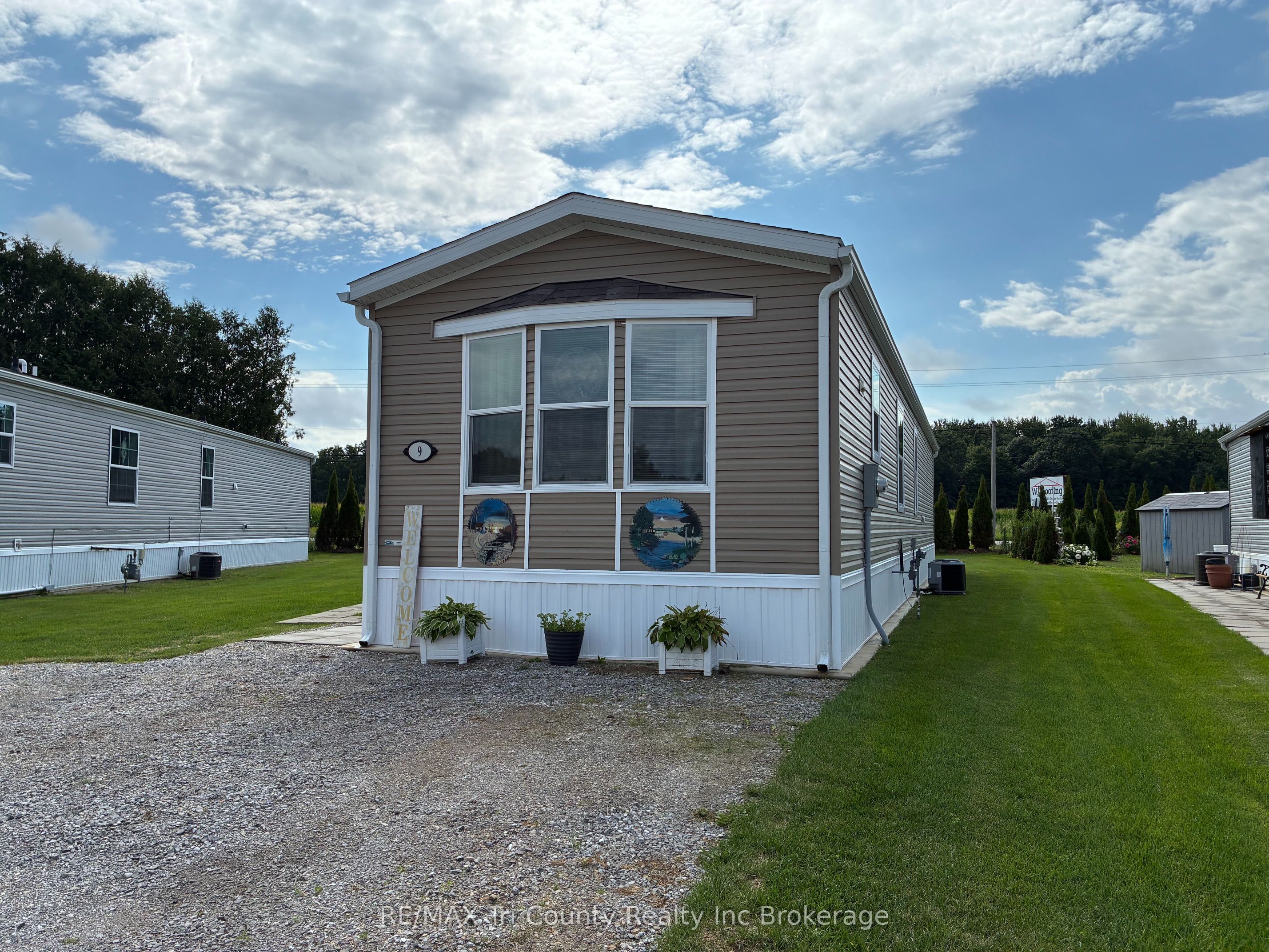 11981 Plank Road Property Photo 2