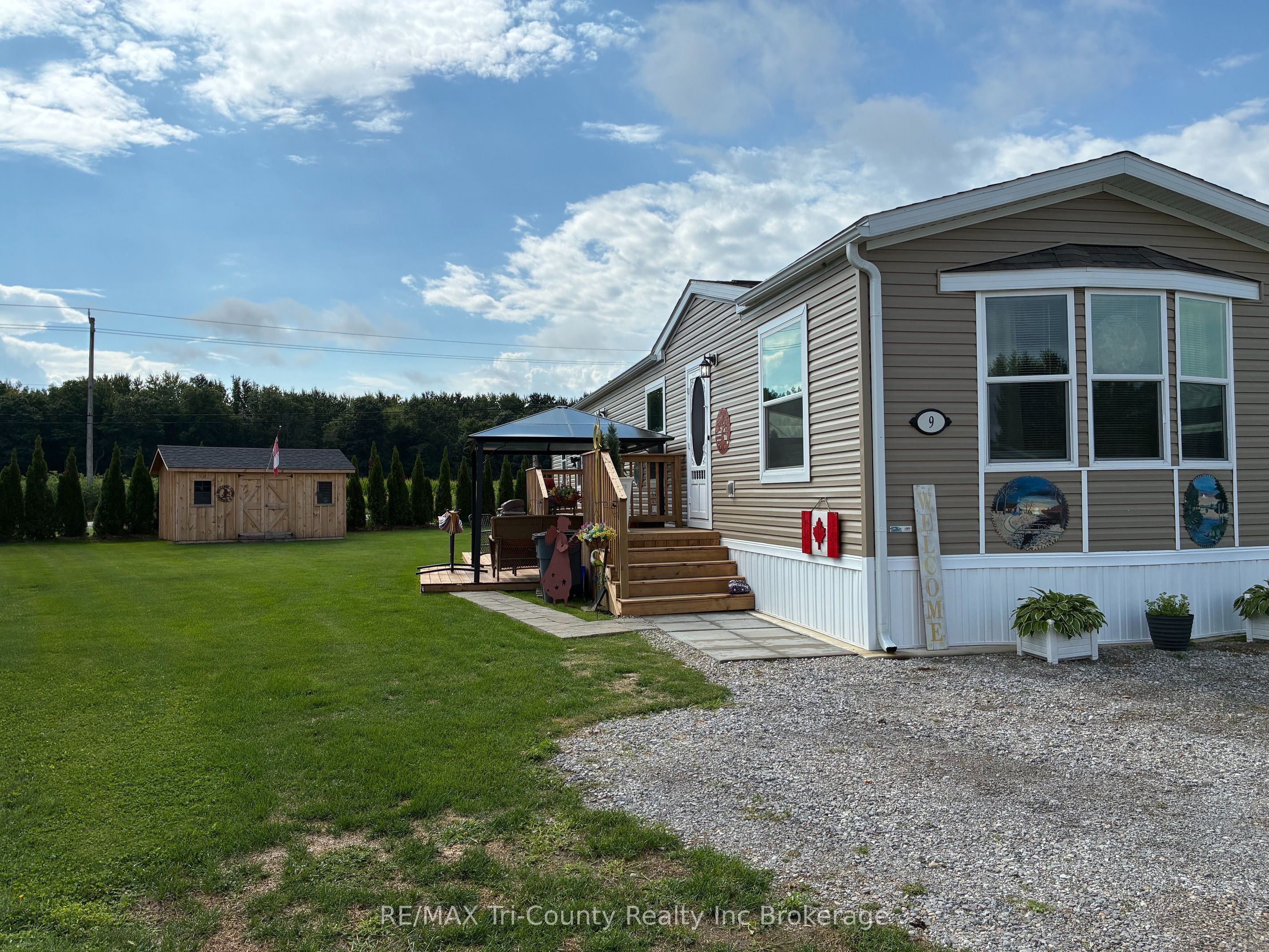 11981 Plank Road Property Photo 3