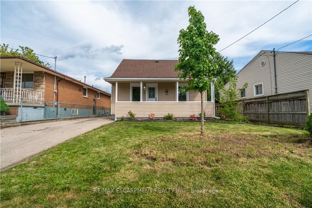 88 Ivon Avenue Property Photo 2