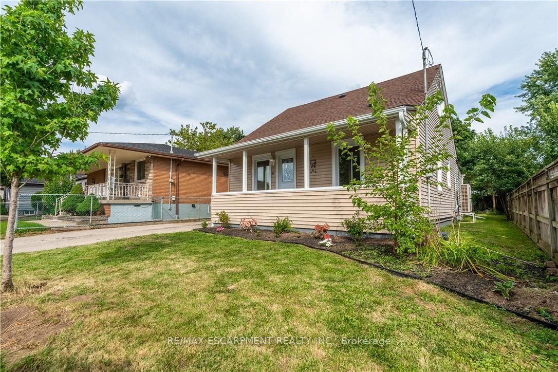 88 Ivon Avenue Property Photo 3