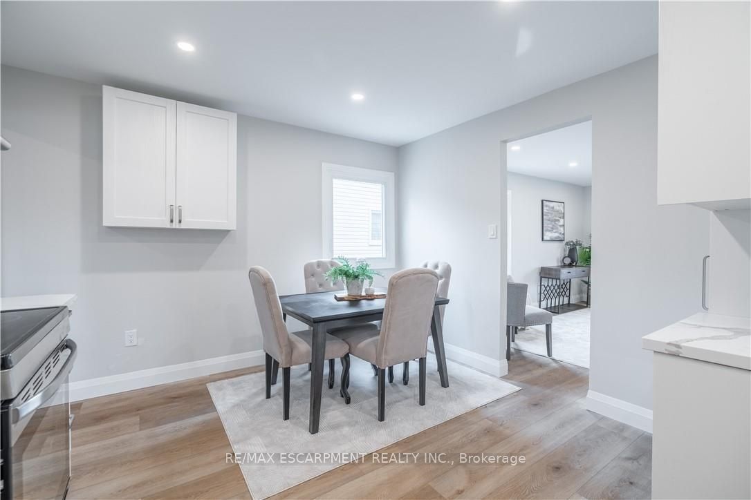 88 Ivon Avenue Property Photo 13