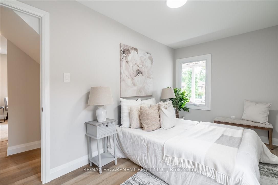 88 Ivon Avenue Property Photo 16