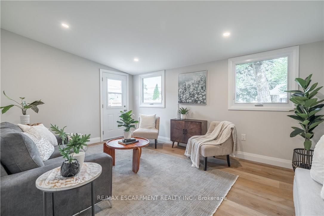88 Ivon Avenue Property Photo 19