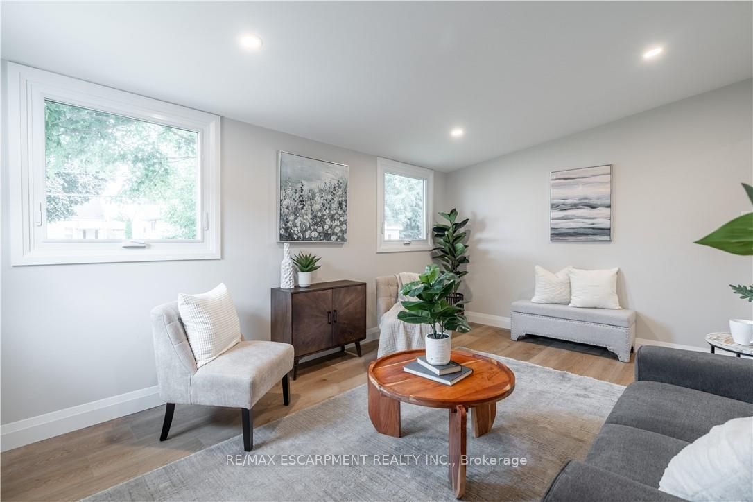88 Ivon Avenue Property Photo 22
