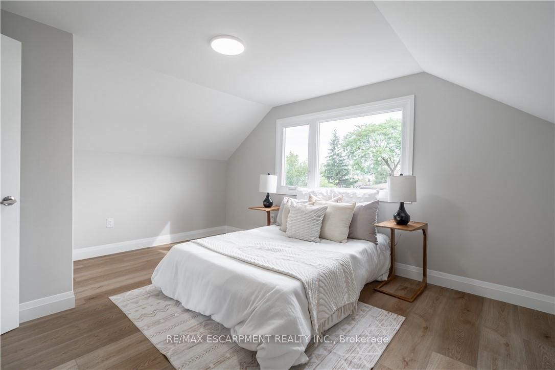88 Ivon Avenue Property Photo 23